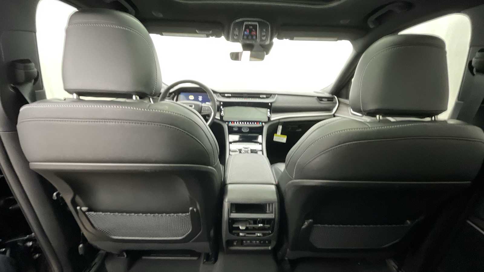Thumbnail: 2026 Jeep Grand Cherokee - 8