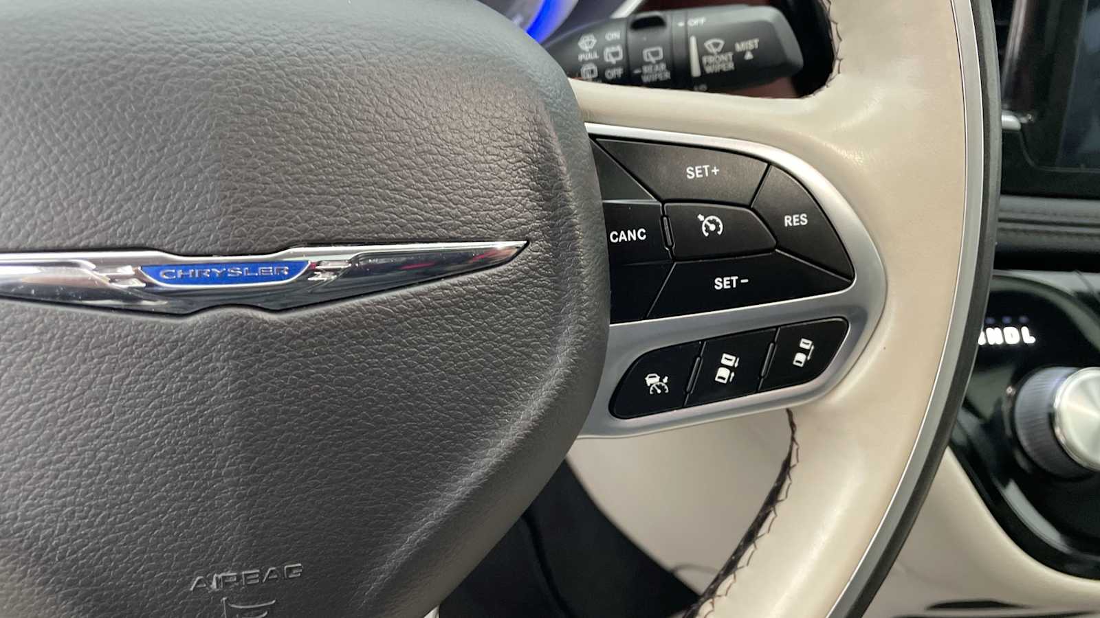 Thumbnail: 2020 Chrysler Pacifica - 17