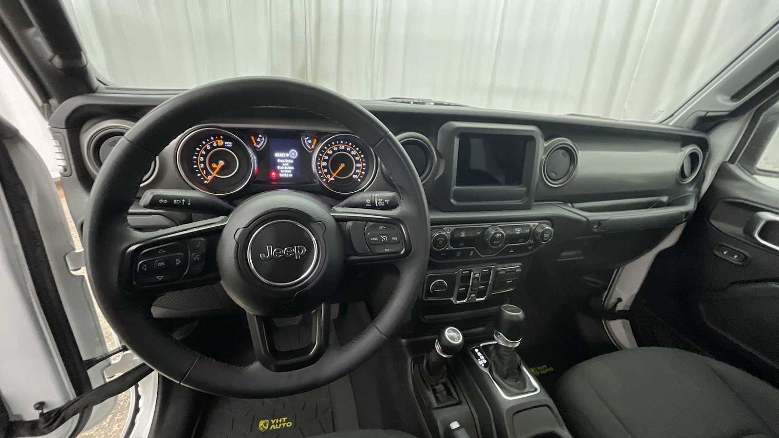 2023 Jeep Gladiator Sport photo 3