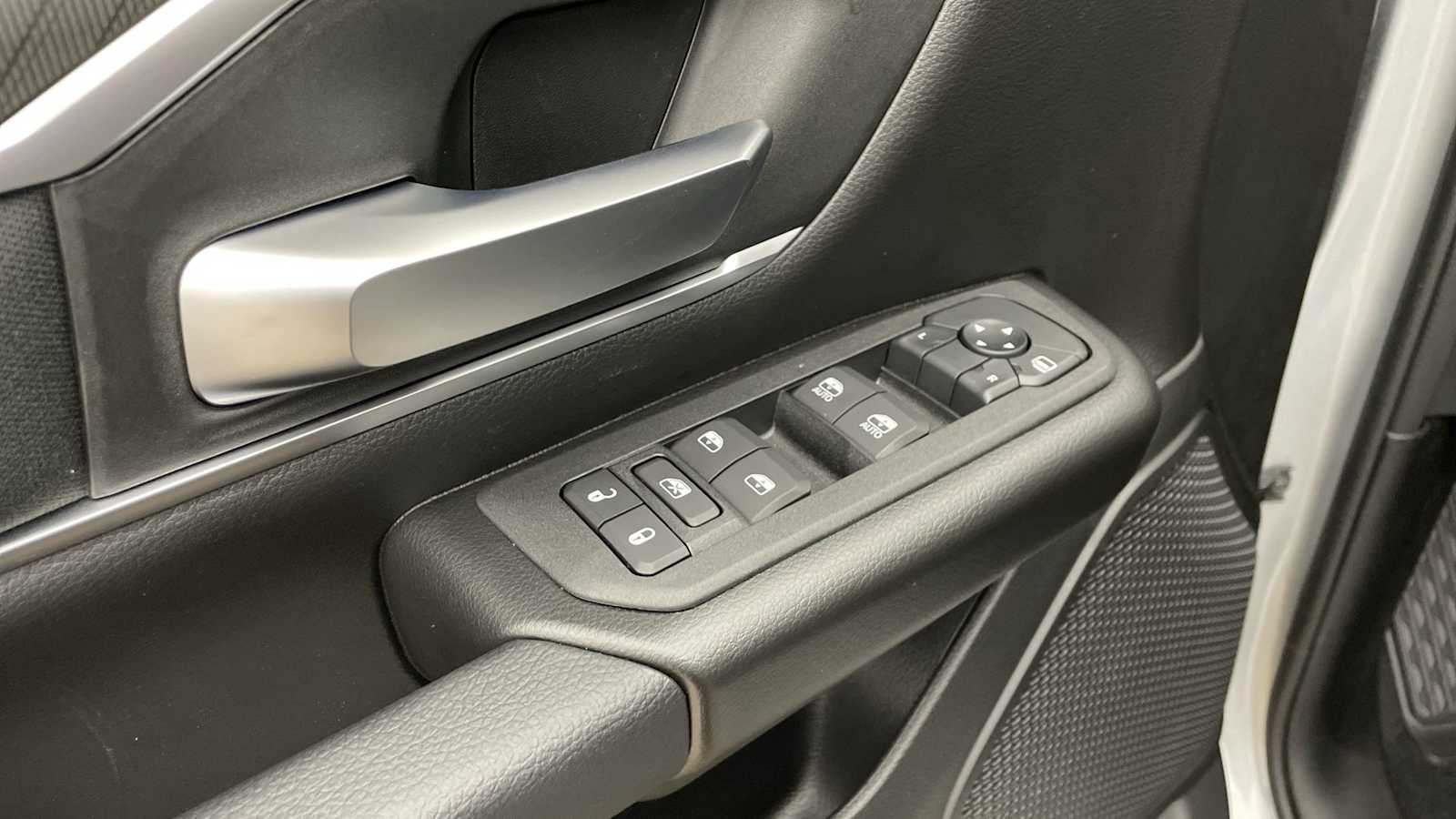 Thumbnail: 2026 RAM 1500 - 7