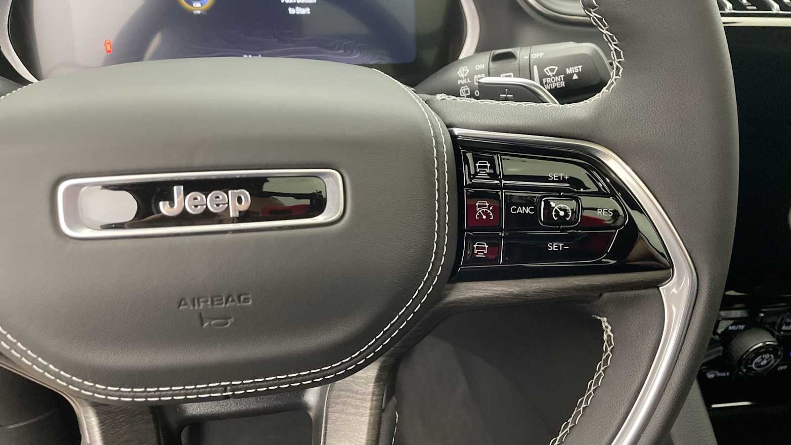 Thumbnail: 2025 Jeep Grand Cherokee - 16