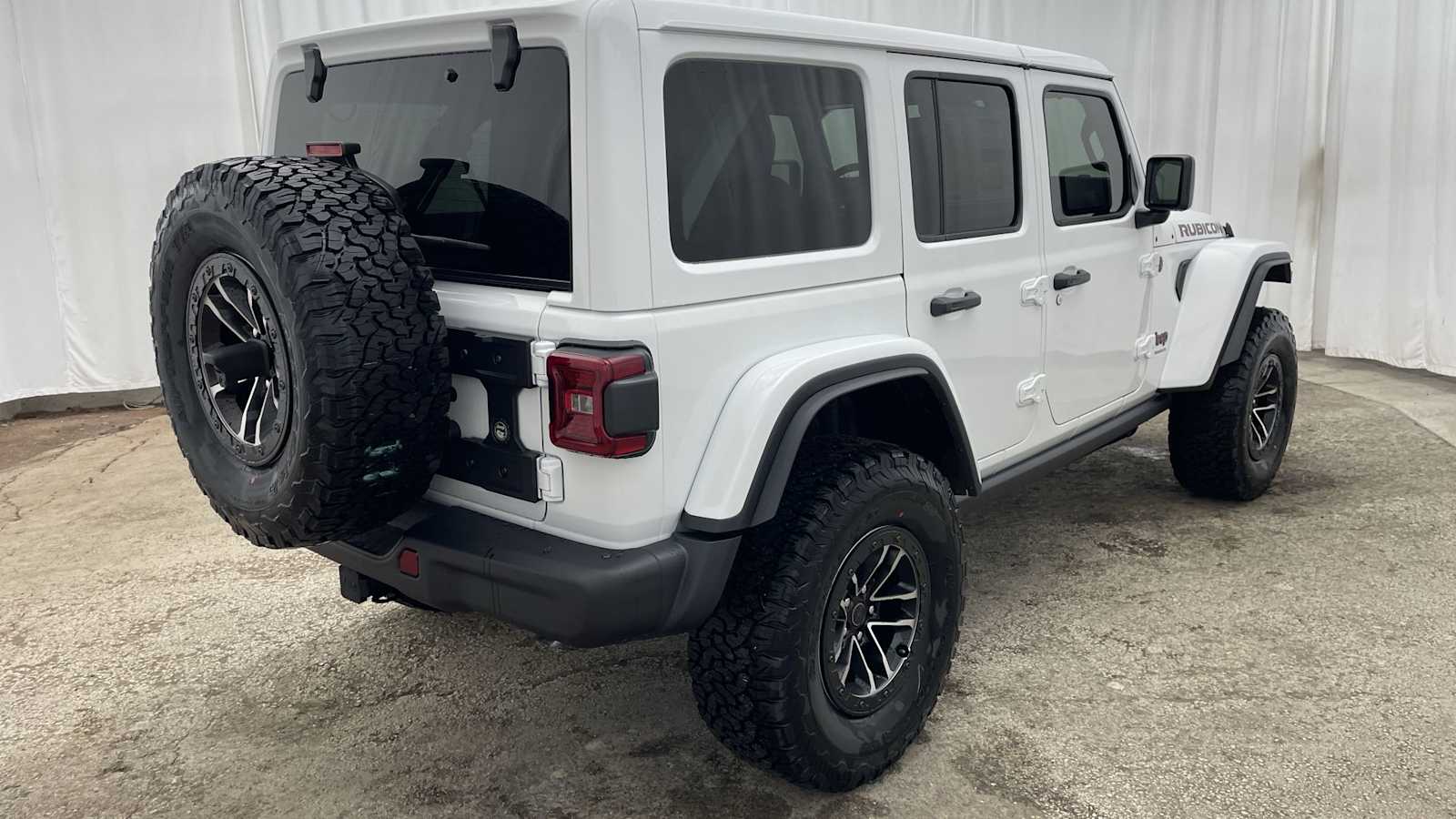 Thumbnail: 2026 Jeep Wrangler - 36