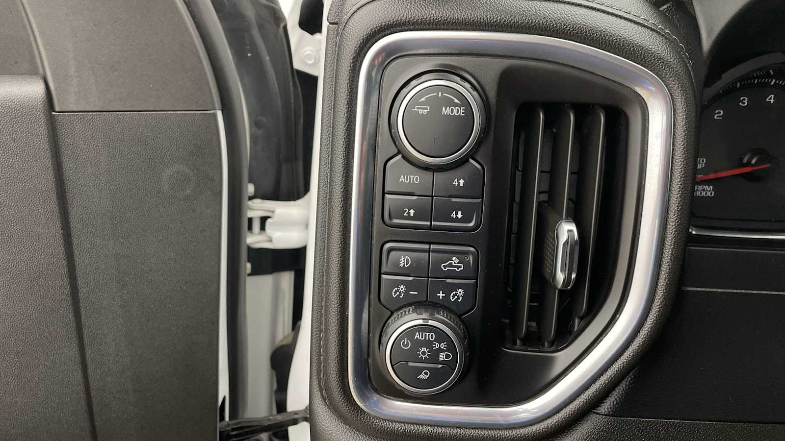 Thumbnail: 2021 Chevrolet Silverado 1500 - 24