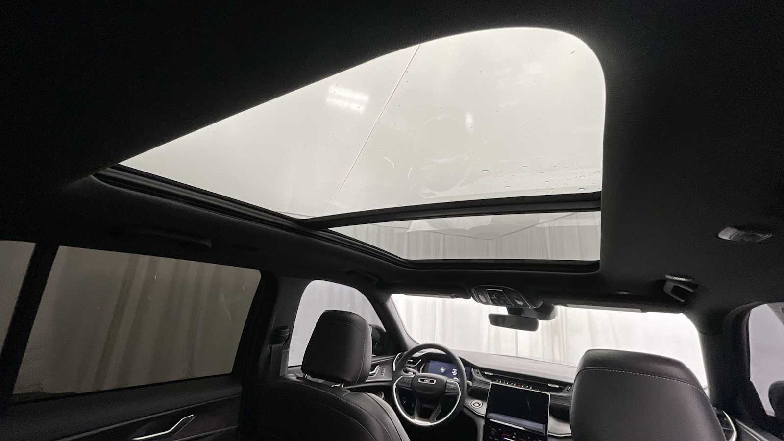 Thumbnail: 2025 Jeep Grand Cherokee - 12