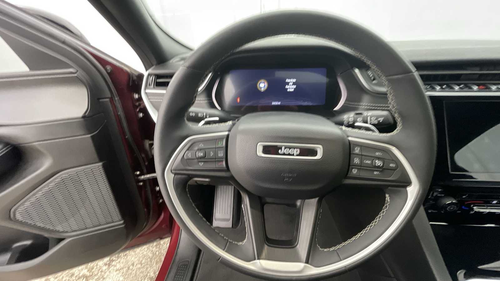 Thumbnail: 2023 Jeep Grand Cherokee - 12