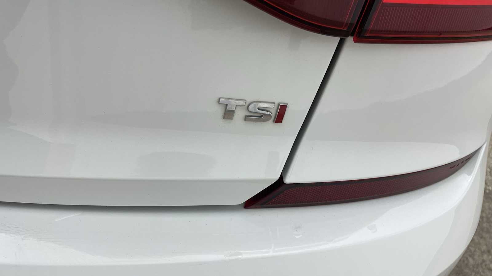 Thumbnail: 2017 Volkswagen Passat - 22