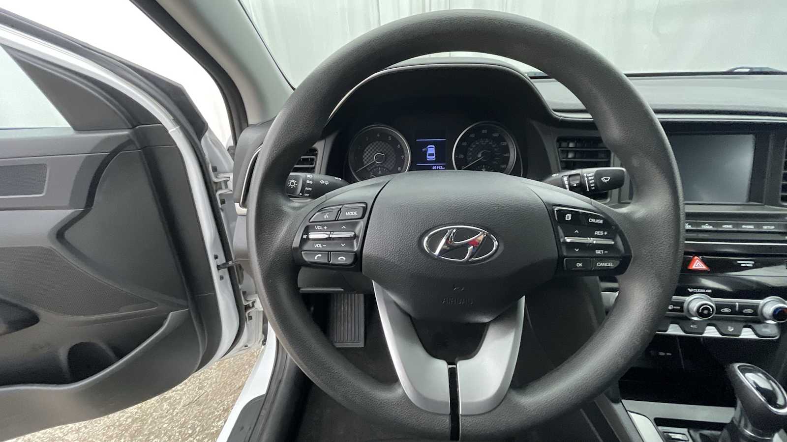 Thumbnail: 2020 Hyundai Elantra - 11