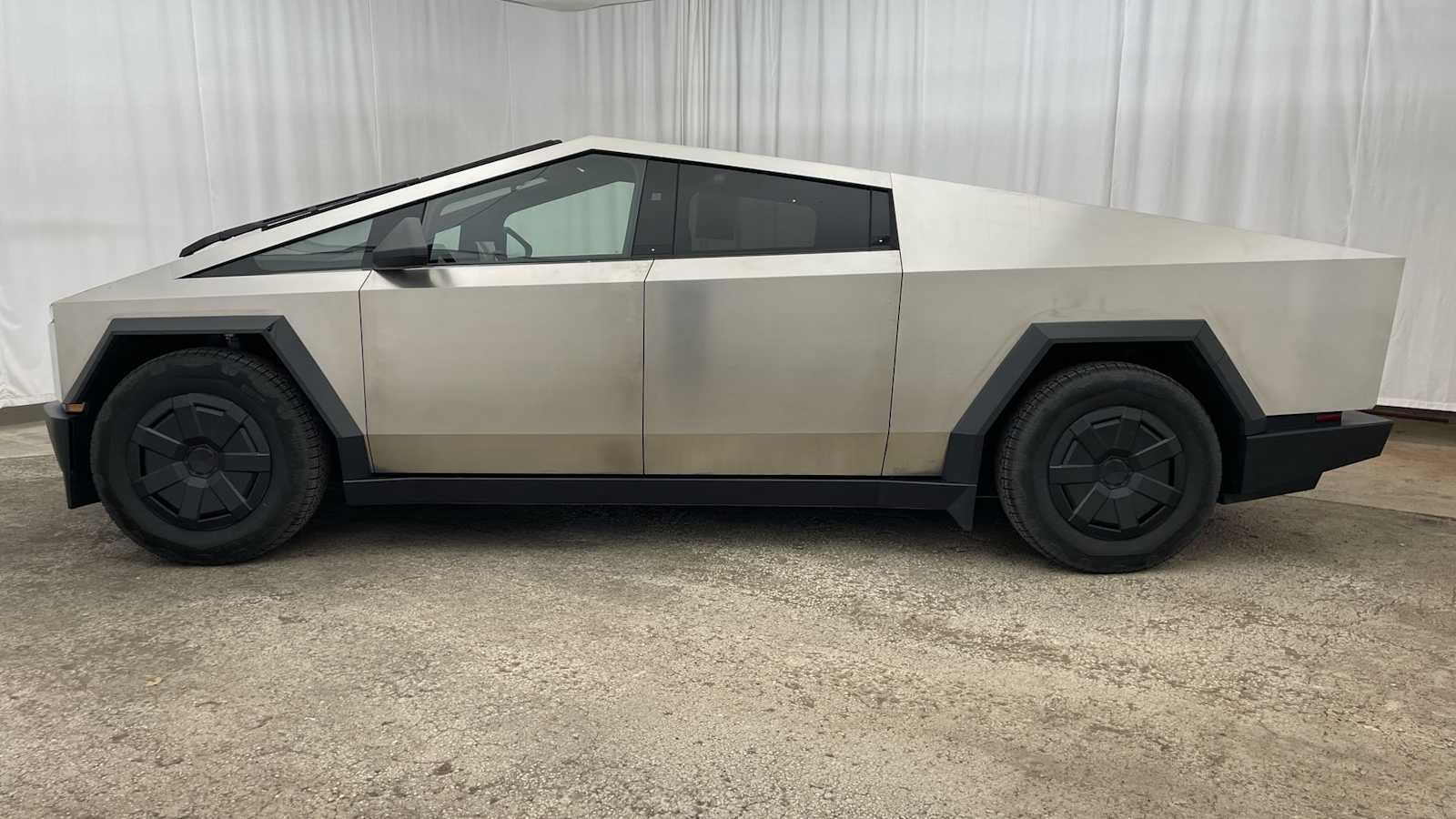 Thumbnail: 2024 Tesla Cybertruck - 26