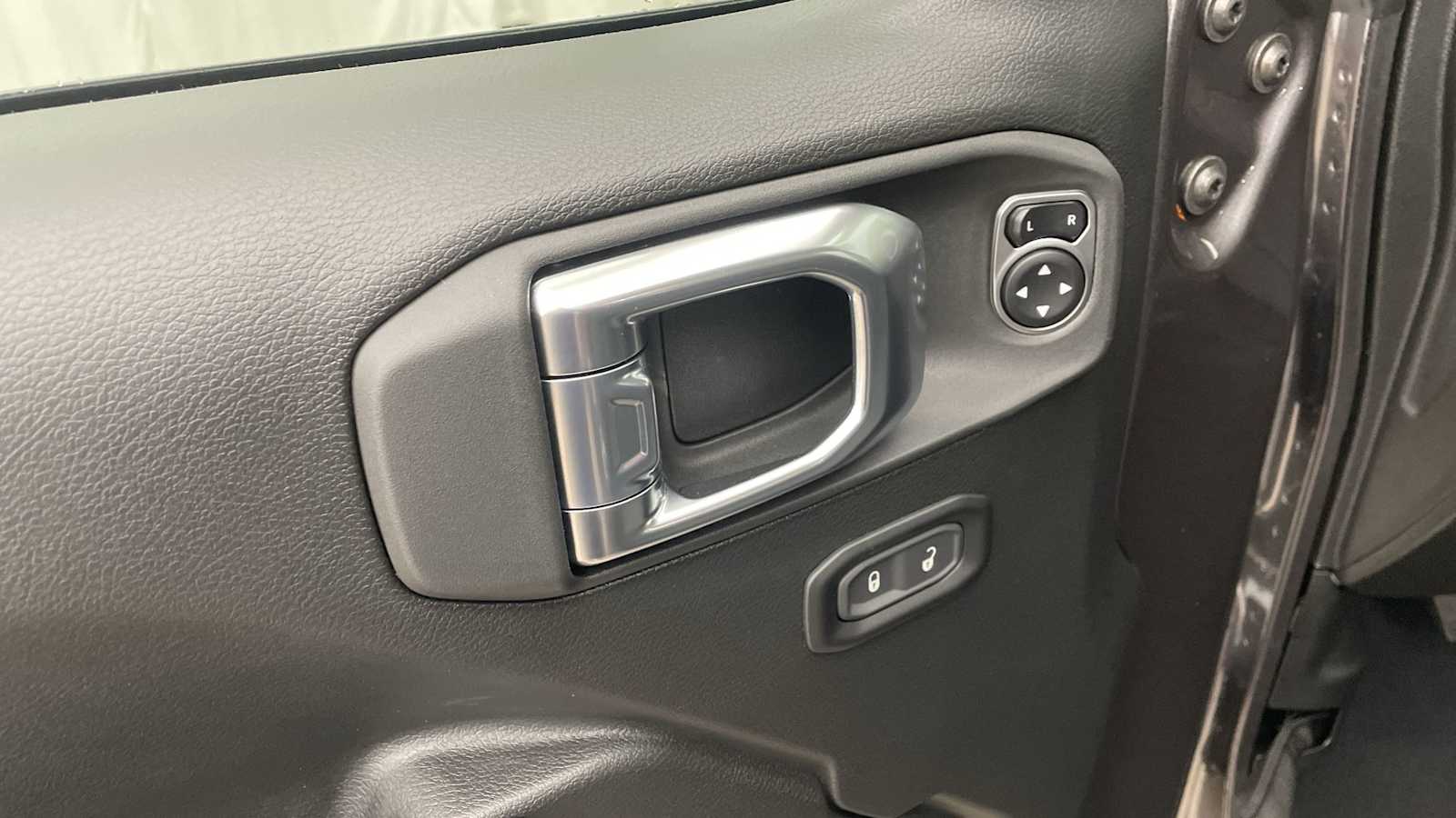 Thumbnail: 2026 Jeep Wrangler - 6