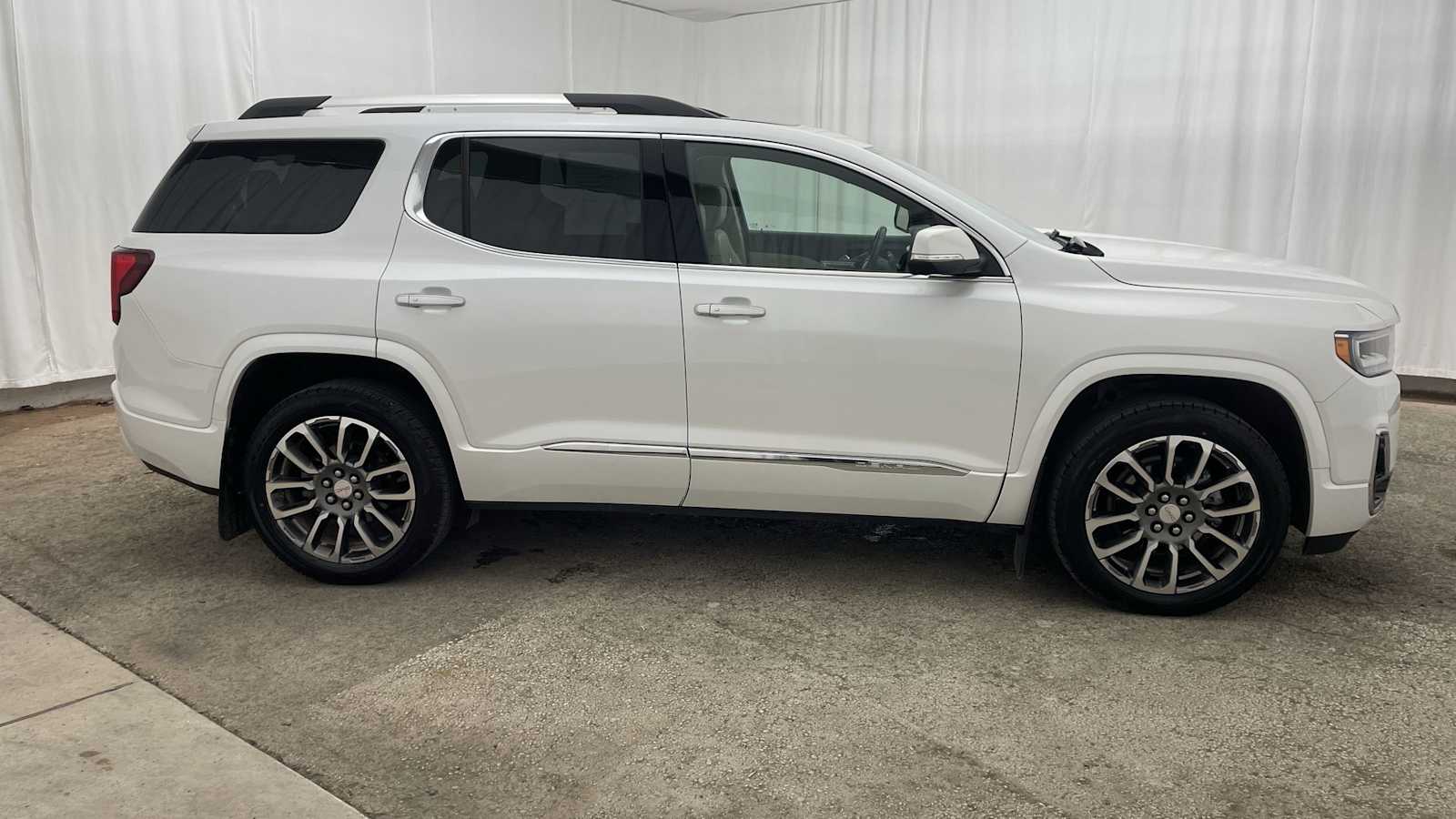 Thumbnail: 2022 GMC Acadia - 38