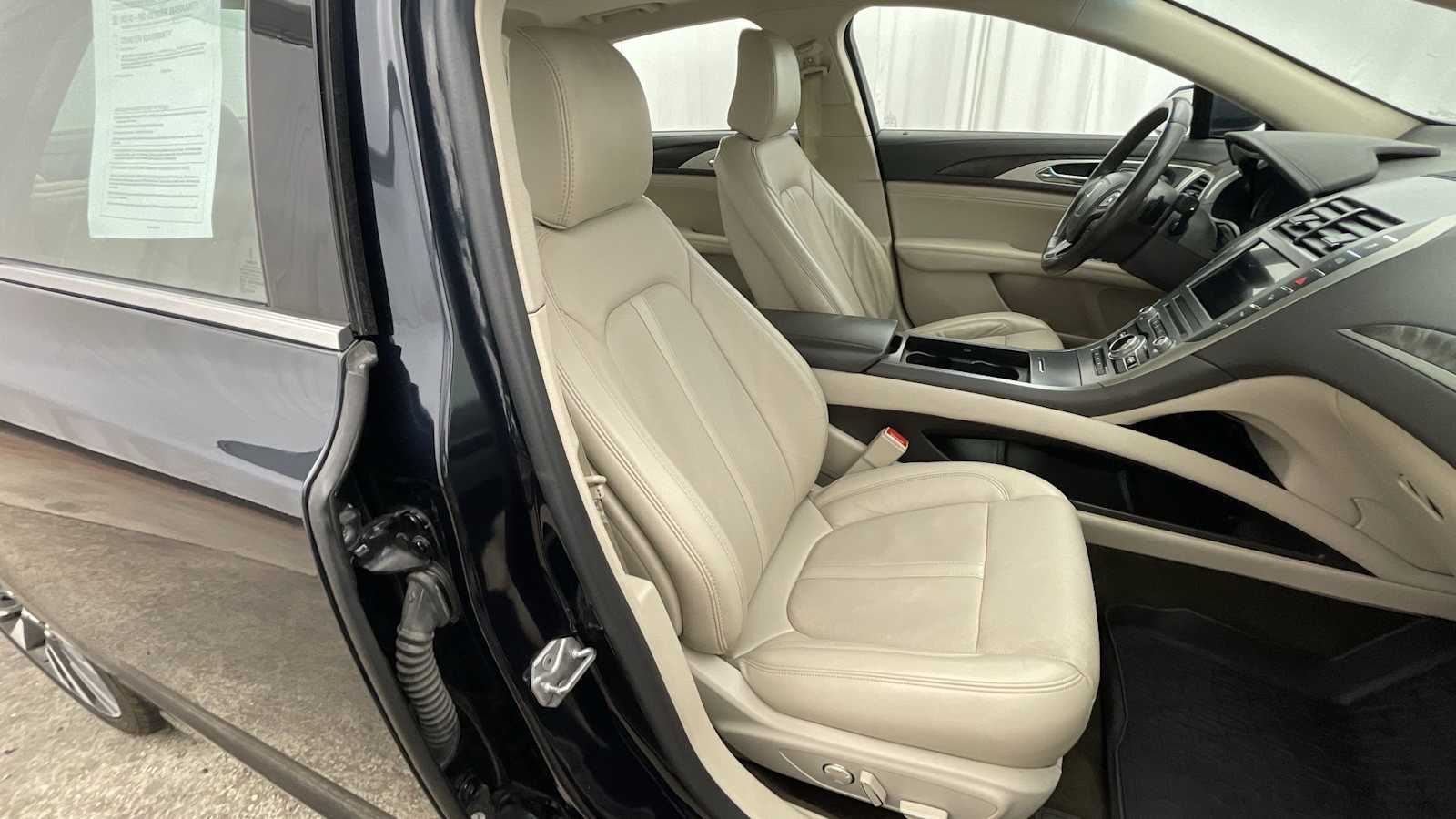 Thumbnail: 2020 Lincoln MKZ - 12