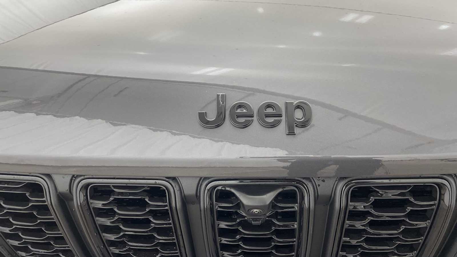 Thumbnail: 2025 Jeep Grand Cherokee - 43