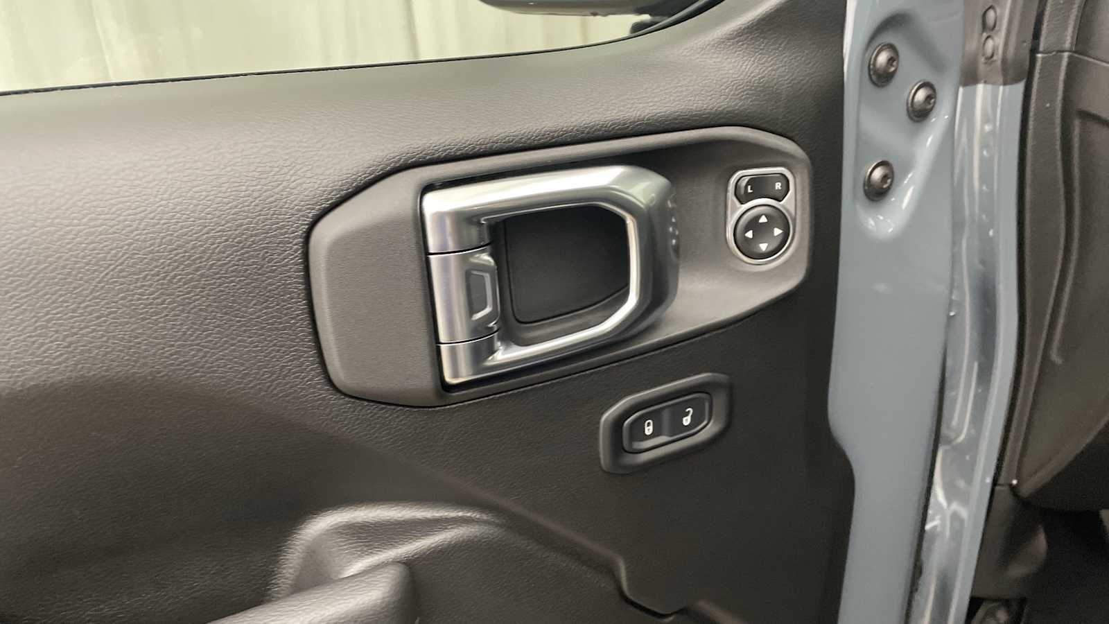 Thumbnail: 2026 Jeep Wrangler - 6