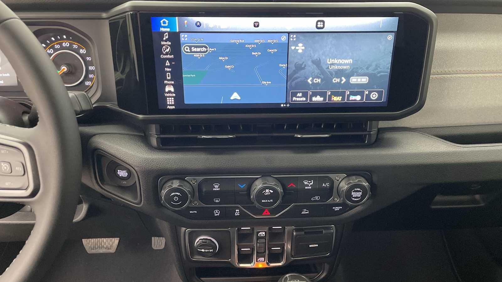 Thumbnail: 2026 Jeep Gladiator - 18