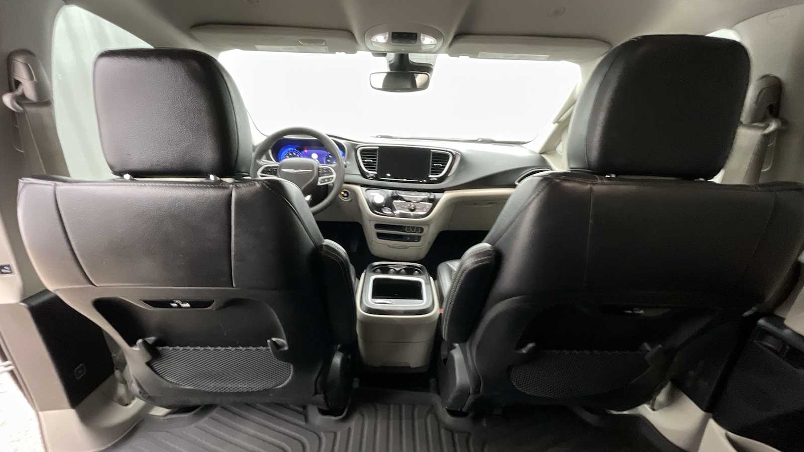 Thumbnail: 2022 Chrysler Pacifica - 7