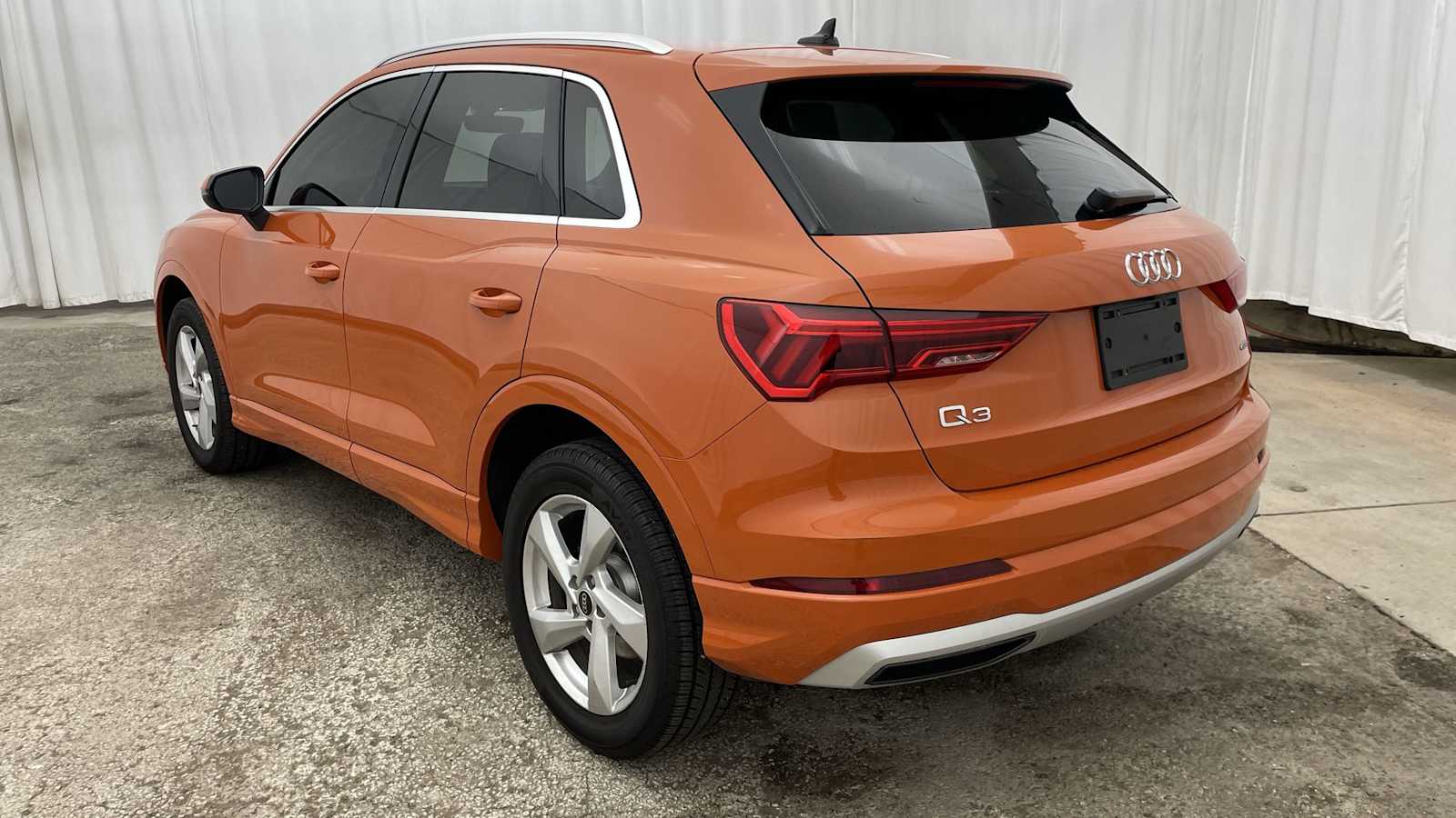 Thumbnail: 2021 Audi Q3 - 30