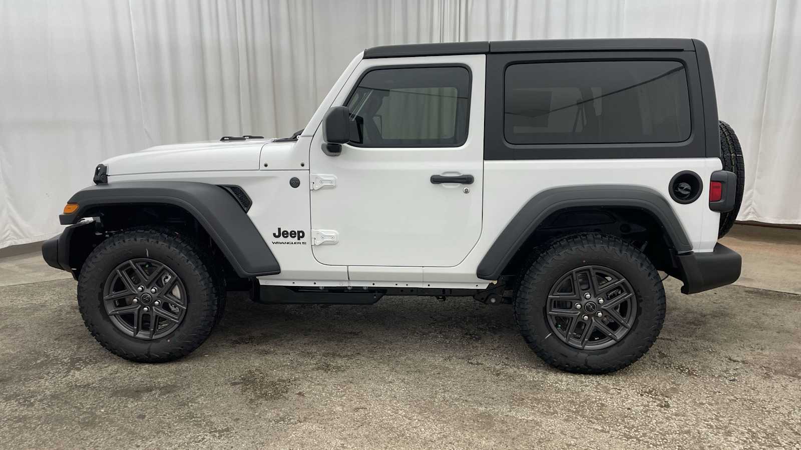 Thumbnail: 2026 Jeep Wrangler - 31
