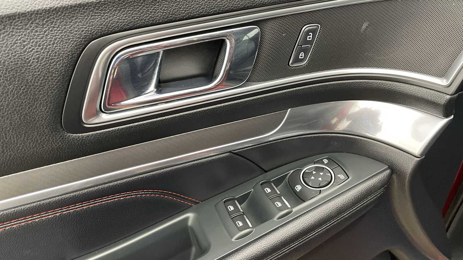 Thumbnail: 2019 Ford Explorer - 7