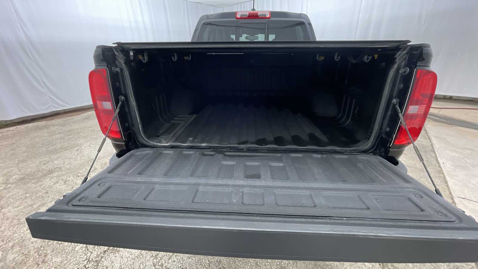 Thumbnail: 2021 Chevrolet Colorado - 31