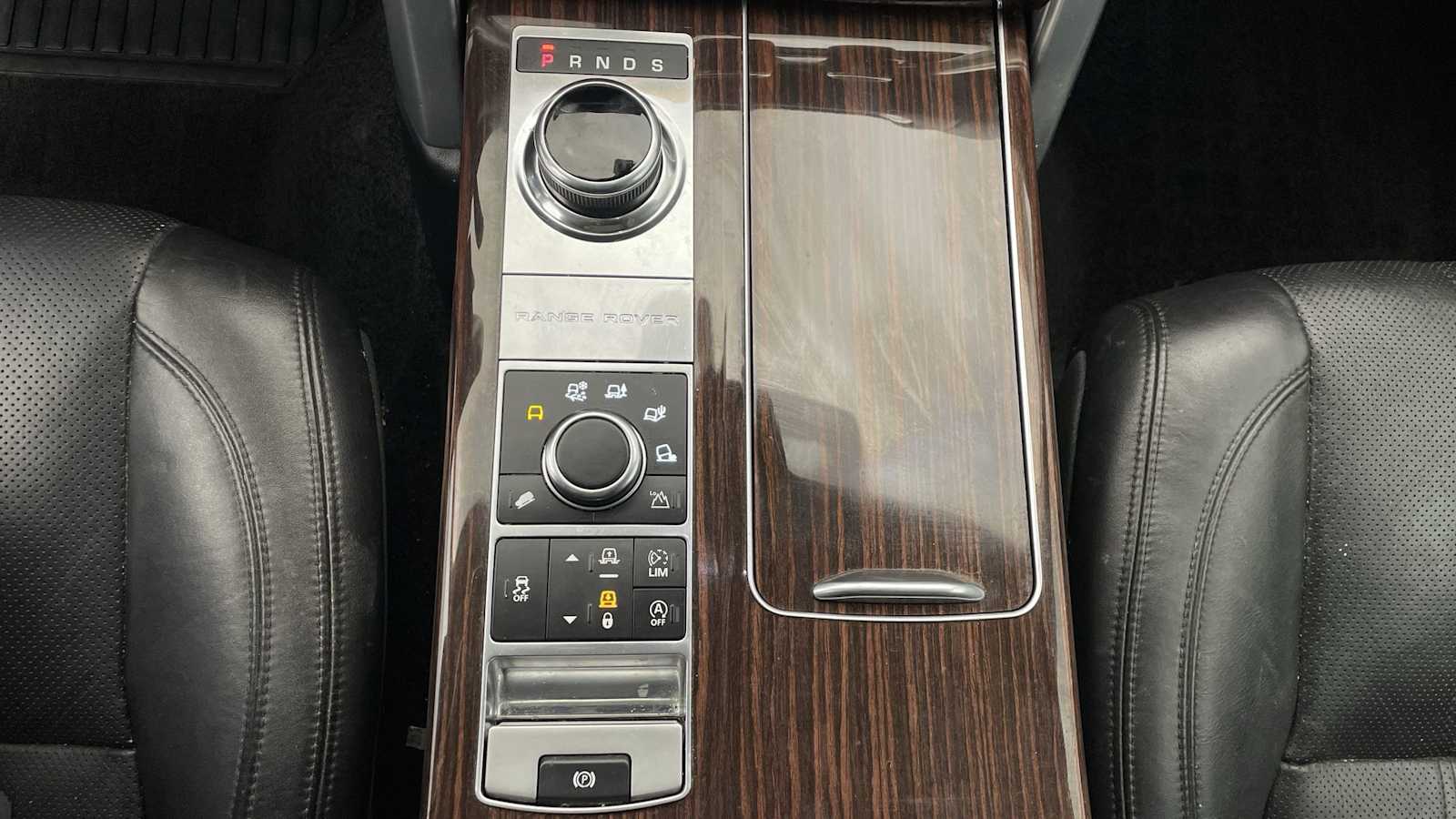 Thumbnail: 2017 Land Rover Range Rover - 22