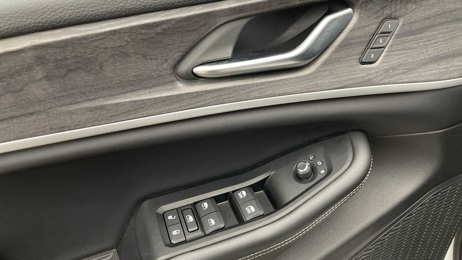 Thumbnail: 2023 Jeep Grand Cherokee - 7