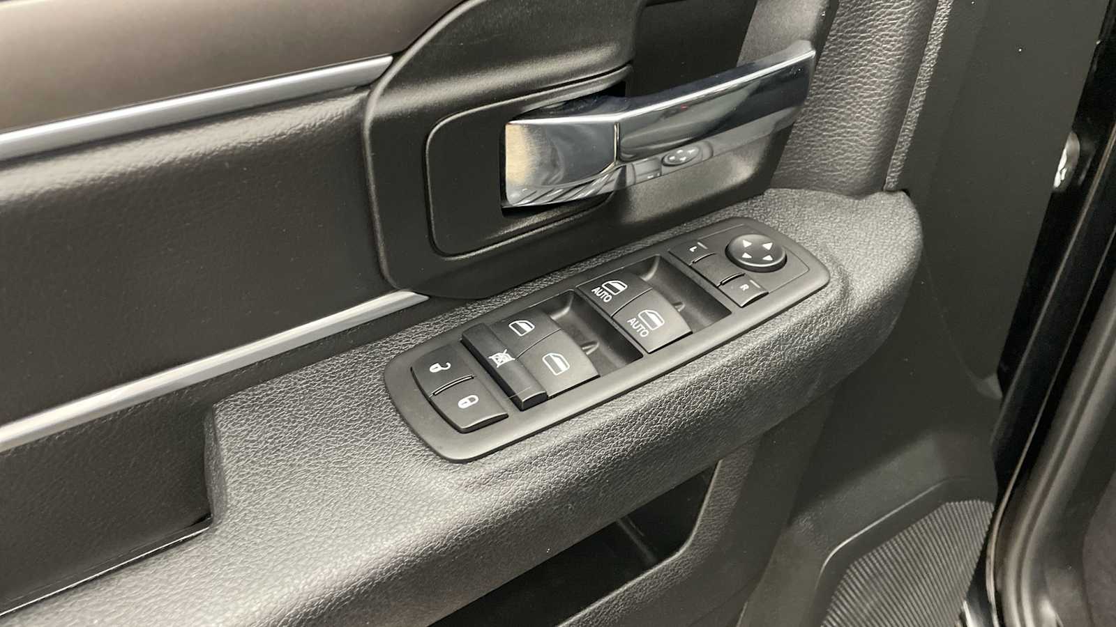 Thumbnail: 2024 RAM 1500 Classic - 7