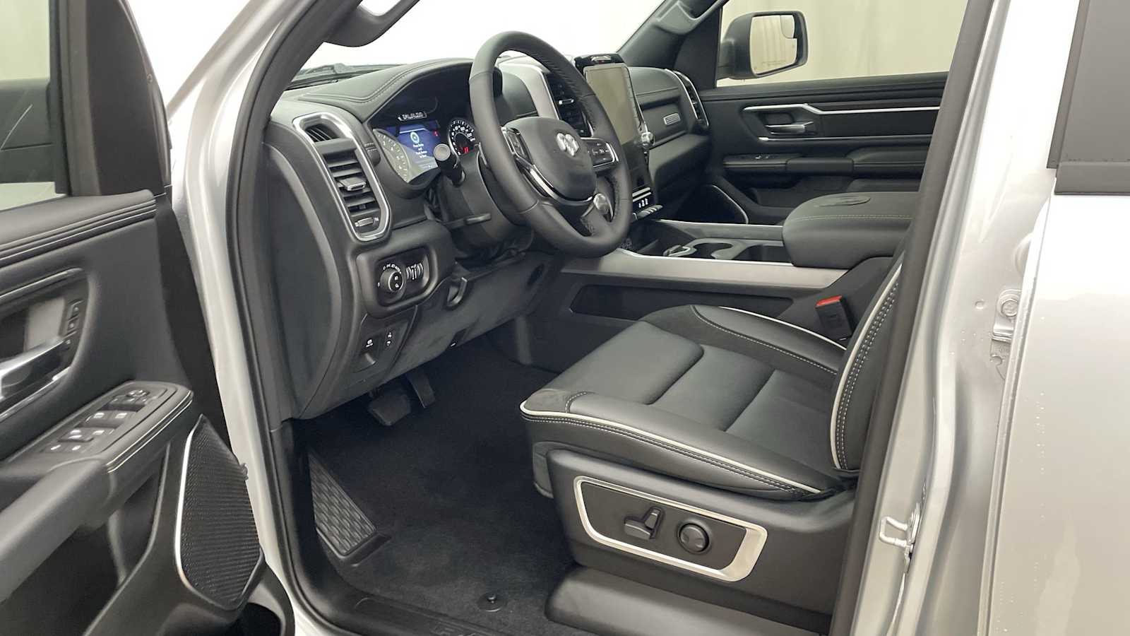 Thumbnail: 2026 RAM 1500 - 2