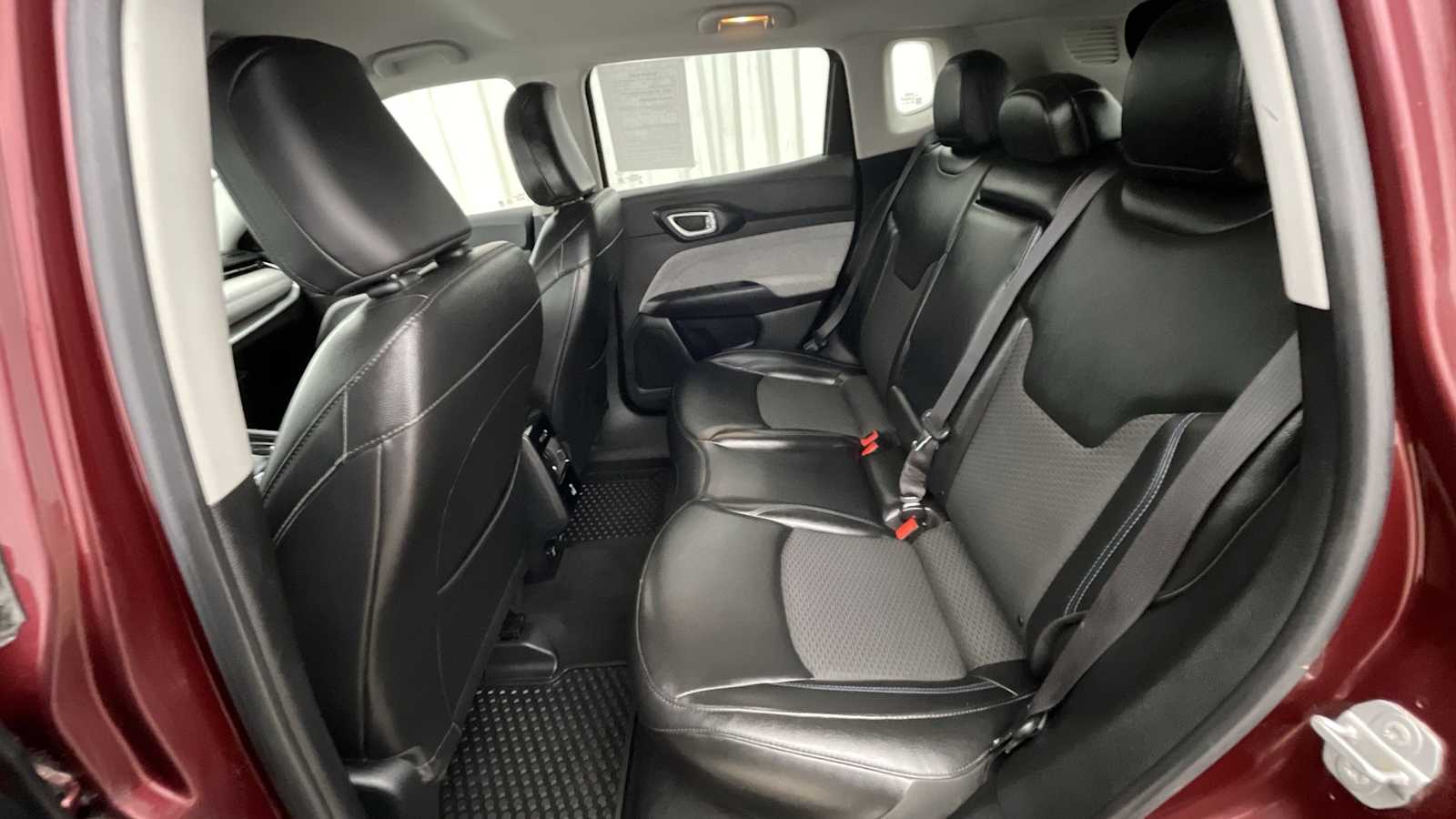 Thumbnail: 2022 Jeep Compass - 8