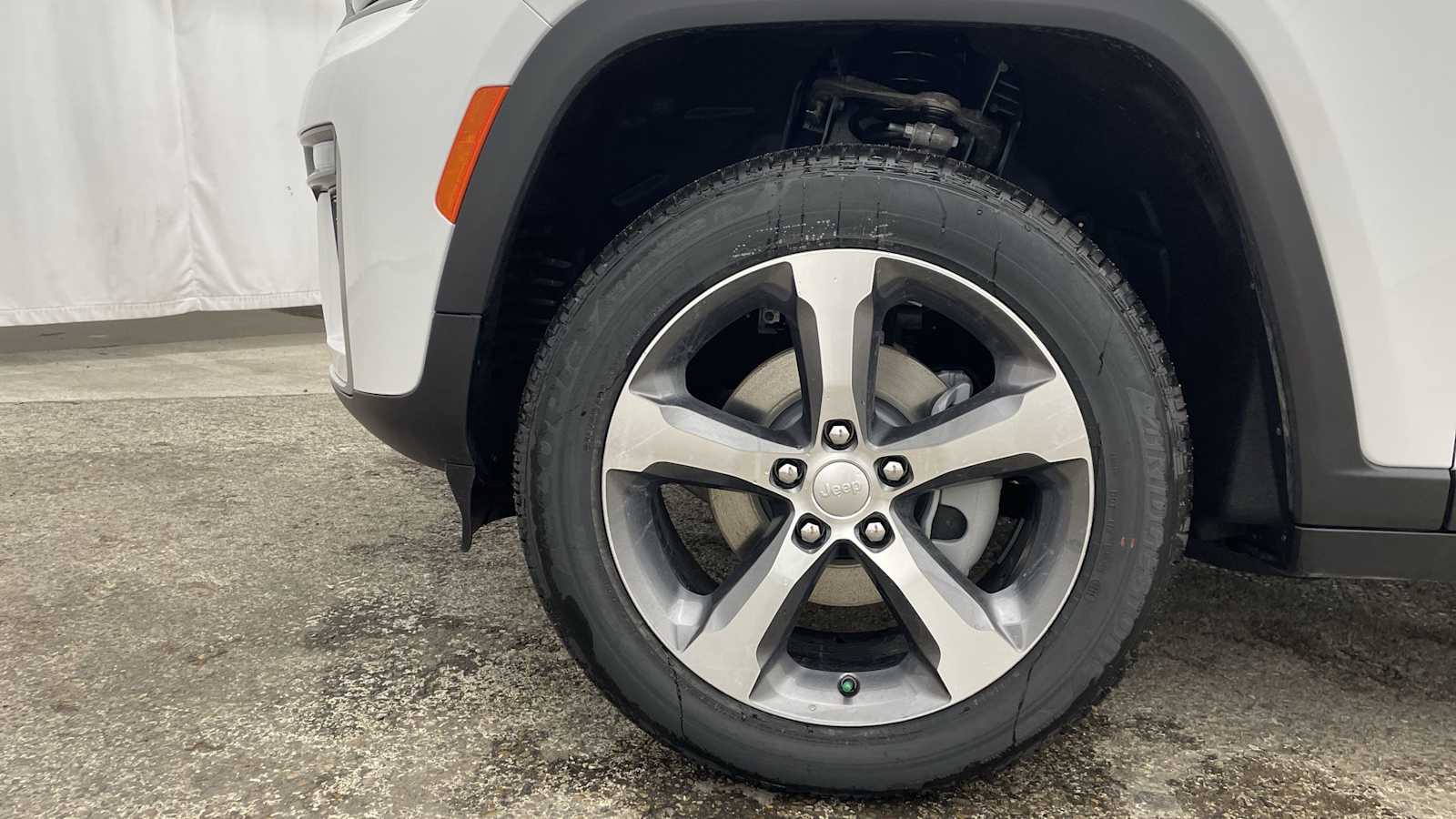 Thumbnail: 2026 Jeep Grand Cherokee - 43