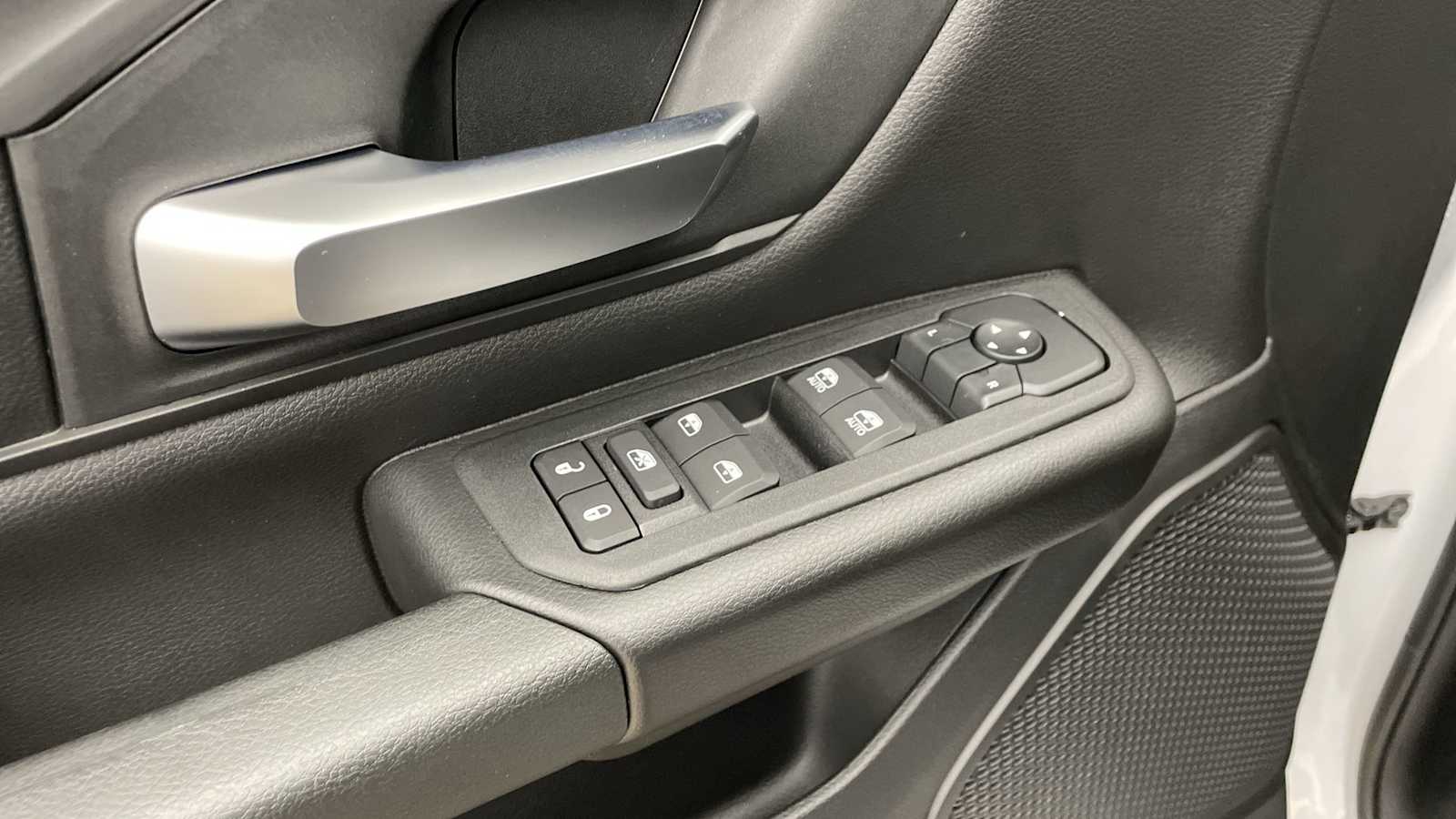 Thumbnail: 2026 RAM 1500 - 6
