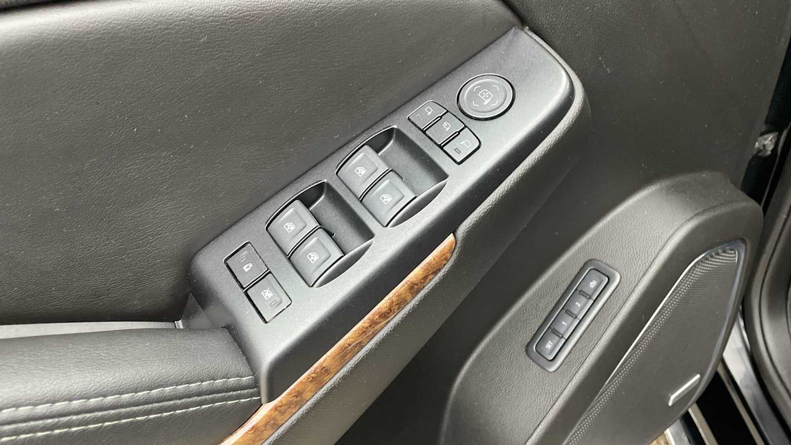 Thumbnail: 2019 Chevrolet Tahoe - 7