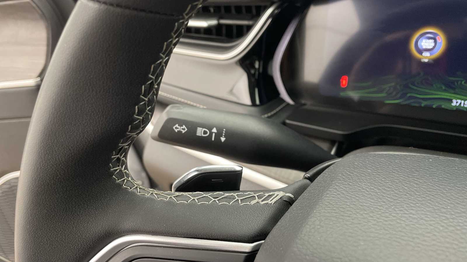 Thumbnail: 2023 Jeep Grand Cherokee - 18