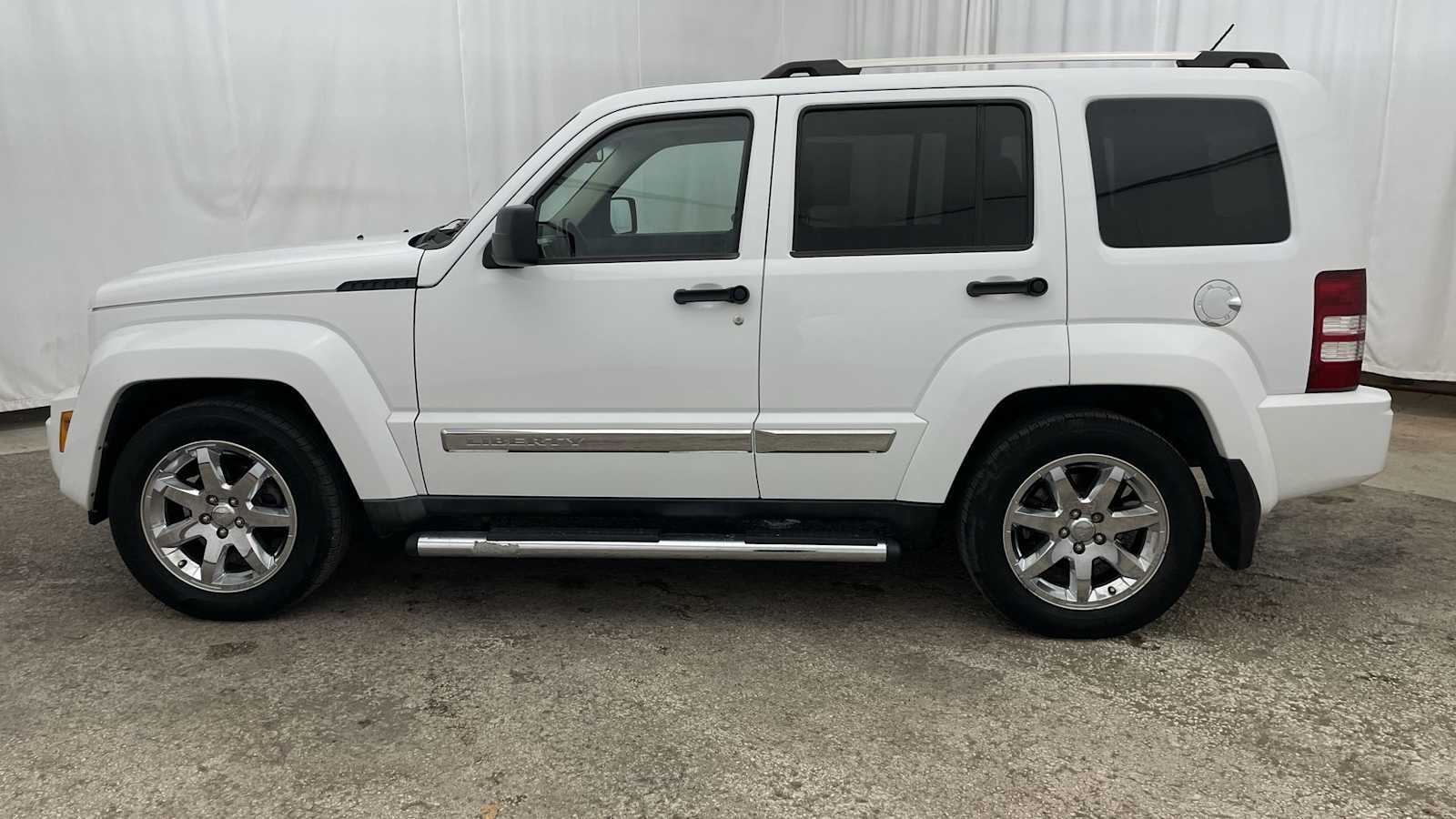 Thumbnail: 2012 Jeep Liberty - 29