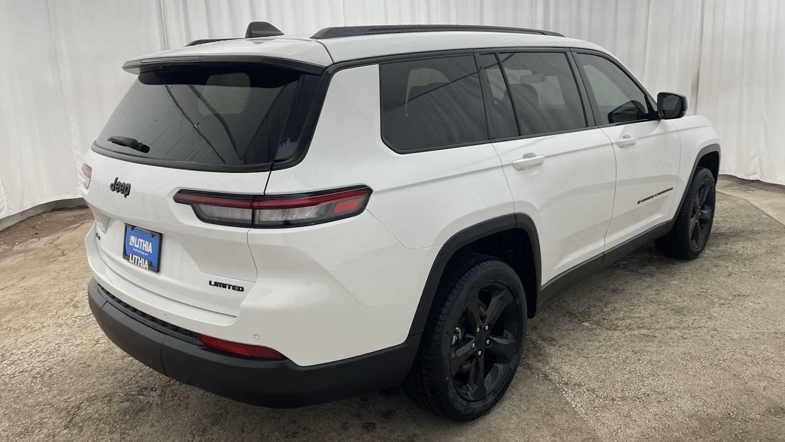 Thumbnail: 2025 Jeep Grand Cherokee - 38