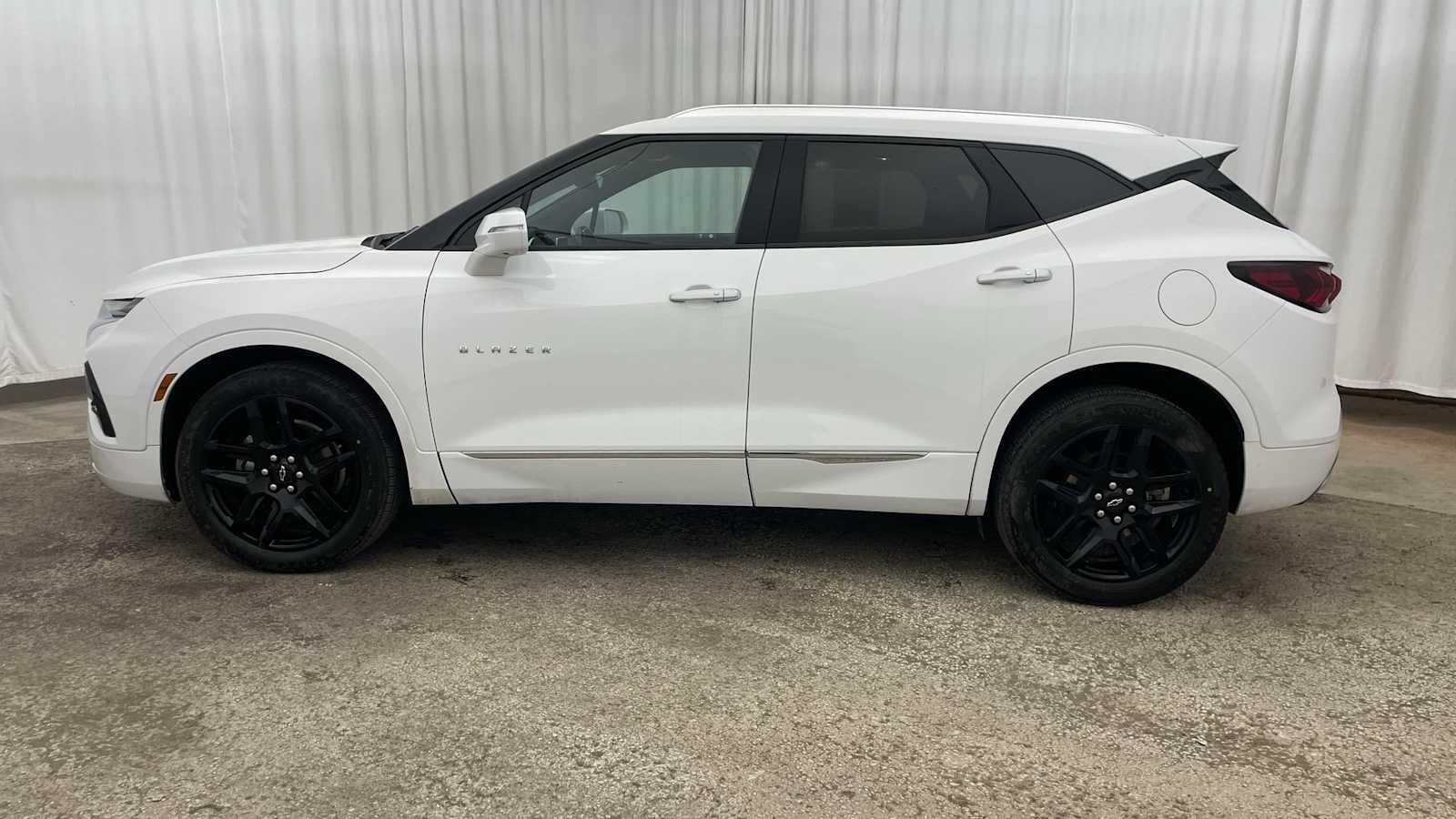 Thumbnail: 2019 Chevrolet Blazer - 30