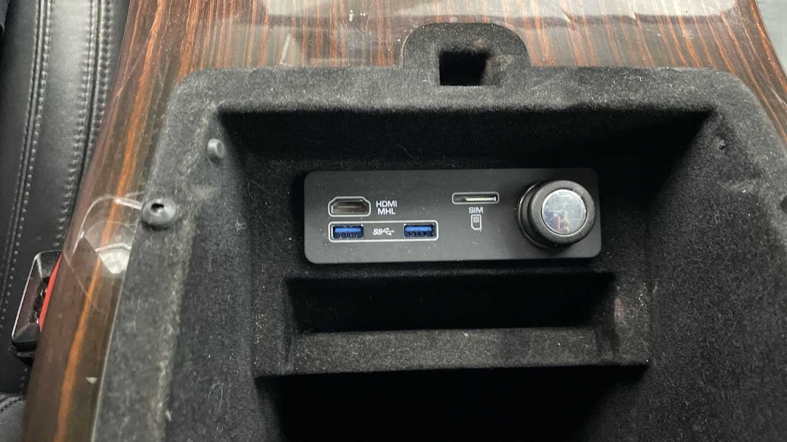 Thumbnail: 2017 Land Rover Range Rover - 21