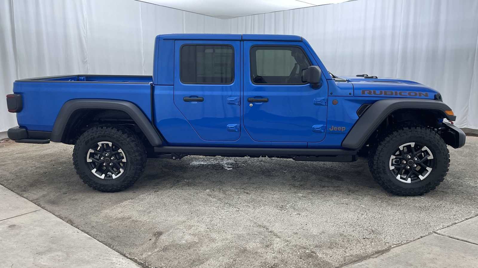 Thumbnail: 2026 Jeep Gladiator - 36