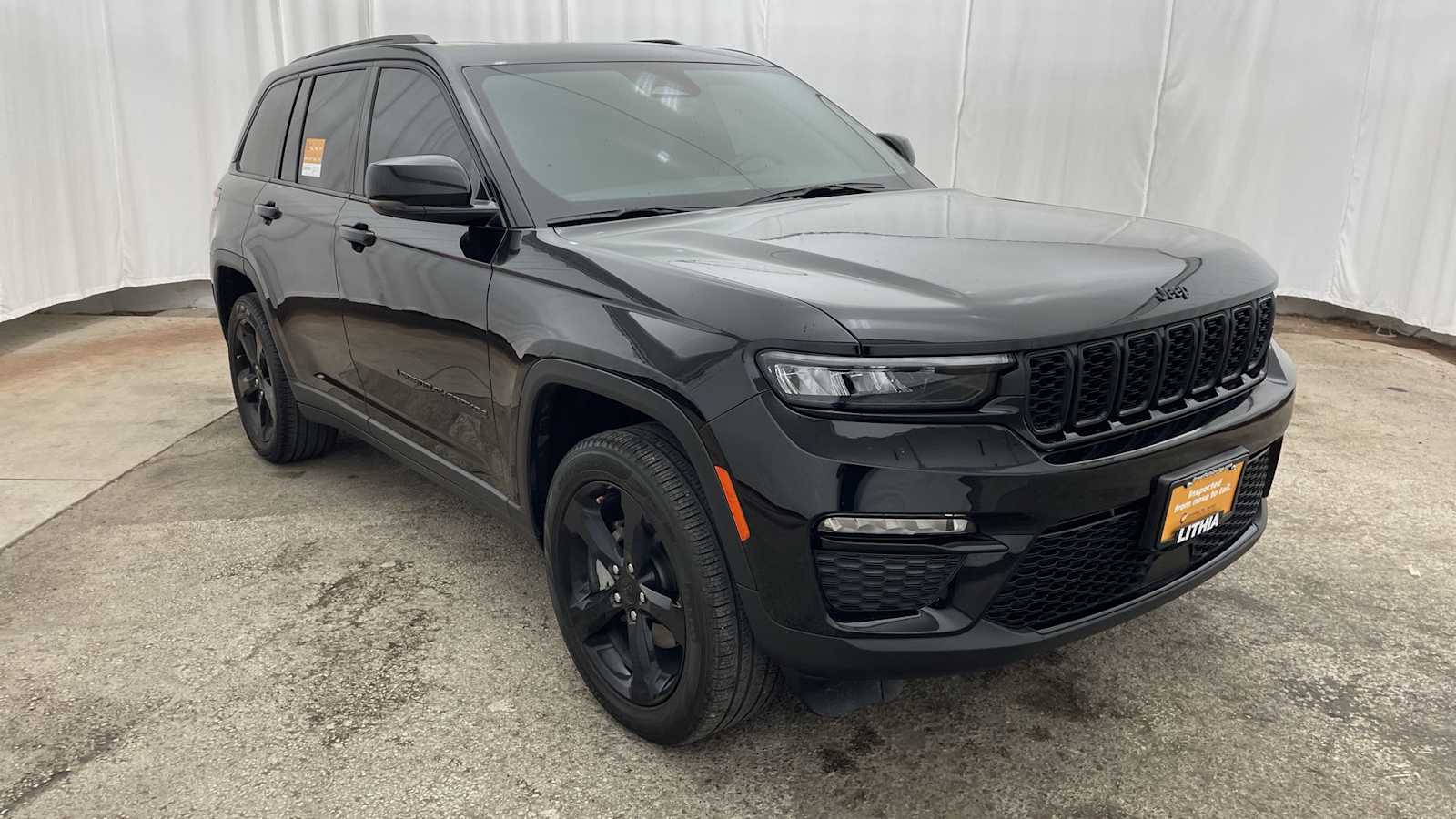 Thumbnail: 2025 Jeep Grand Cherokee - 38