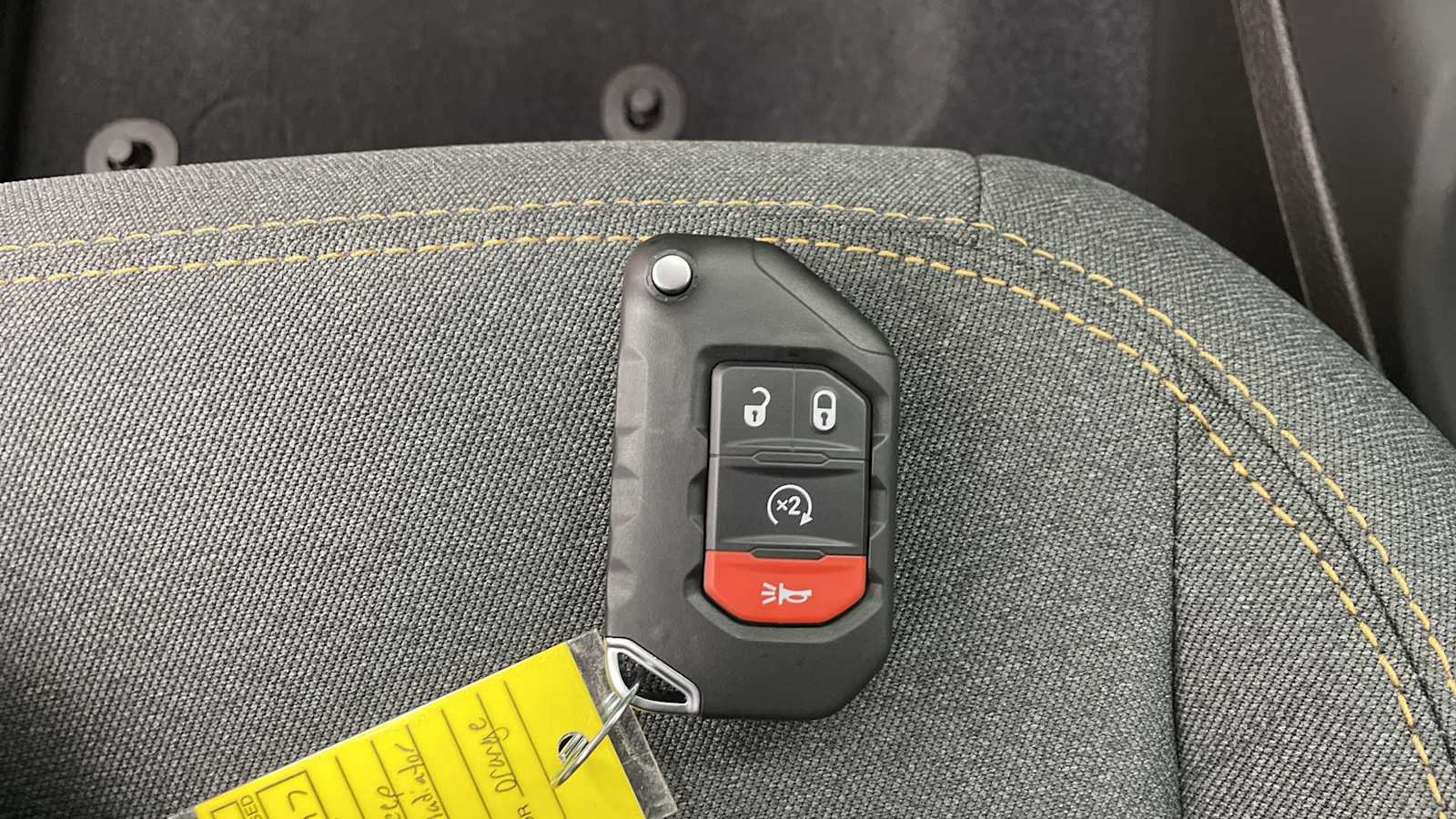 Thumbnail: 2025 Jeep Gladiator - 23