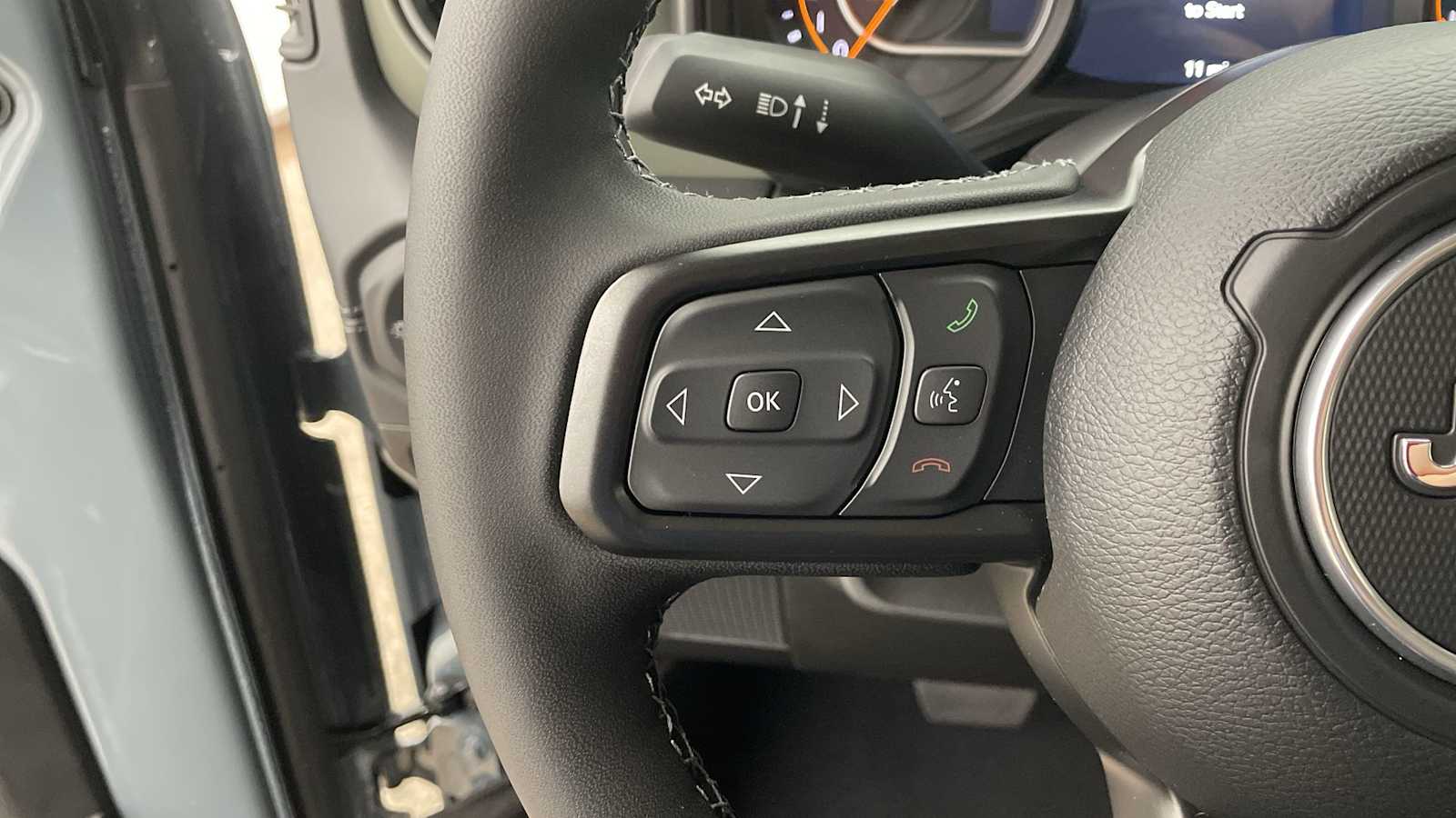 Thumbnail: 2025 Jeep Gladiator - 13