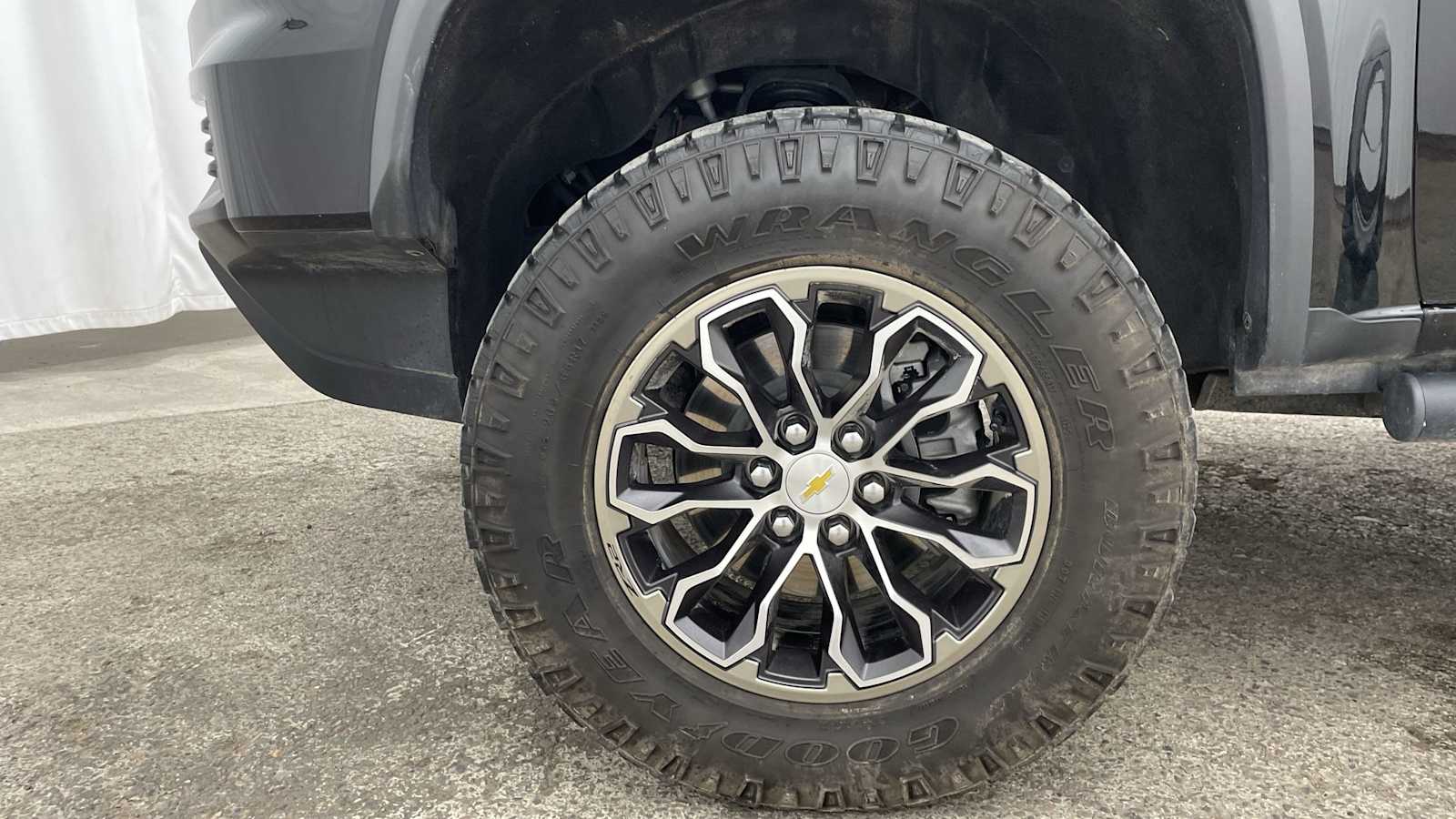 Thumbnail: 2022 Chevrolet Colorado - 42