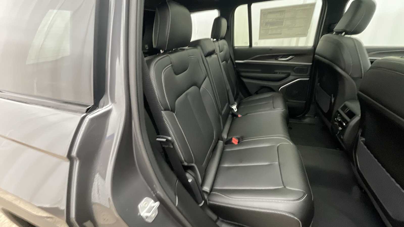 Thumbnail: 2025 Jeep Grand Cherokee - 11