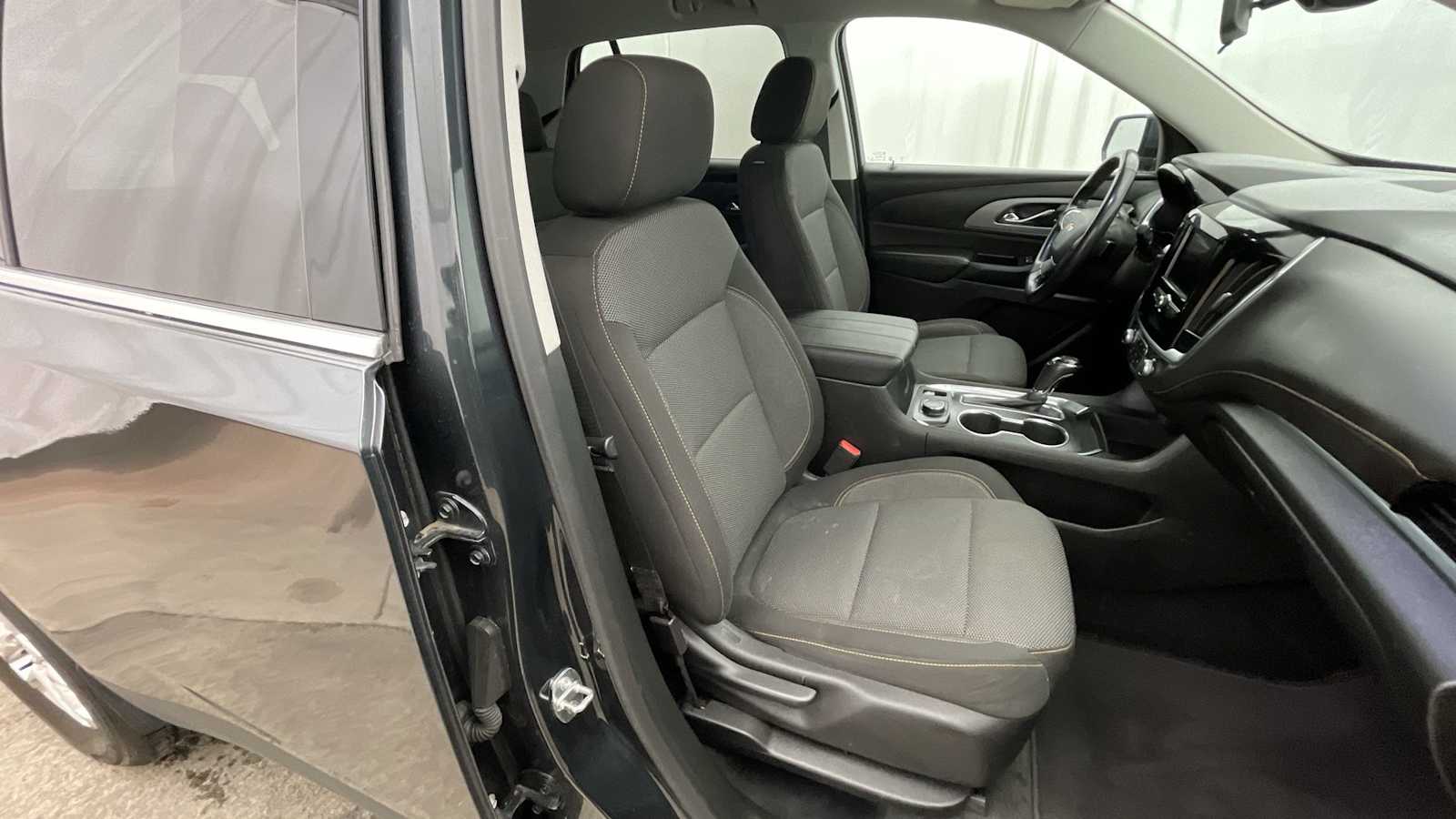 Thumbnail: 2020 Chevrolet Traverse - 11