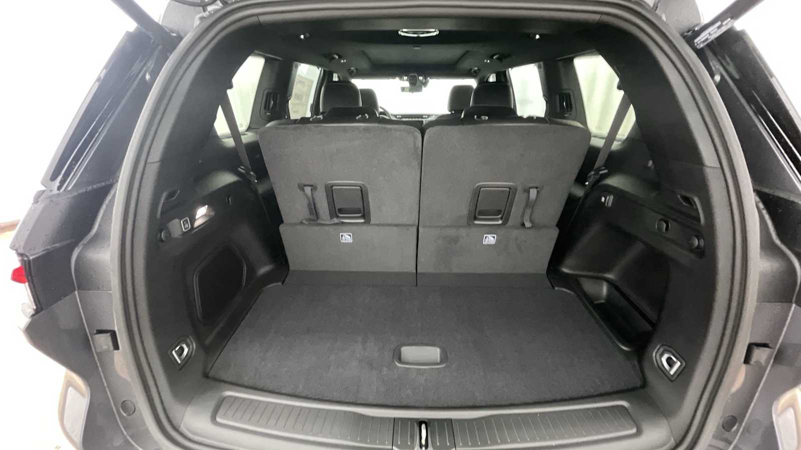 Thumbnail: 2025 Jeep Grand Cherokee - 33