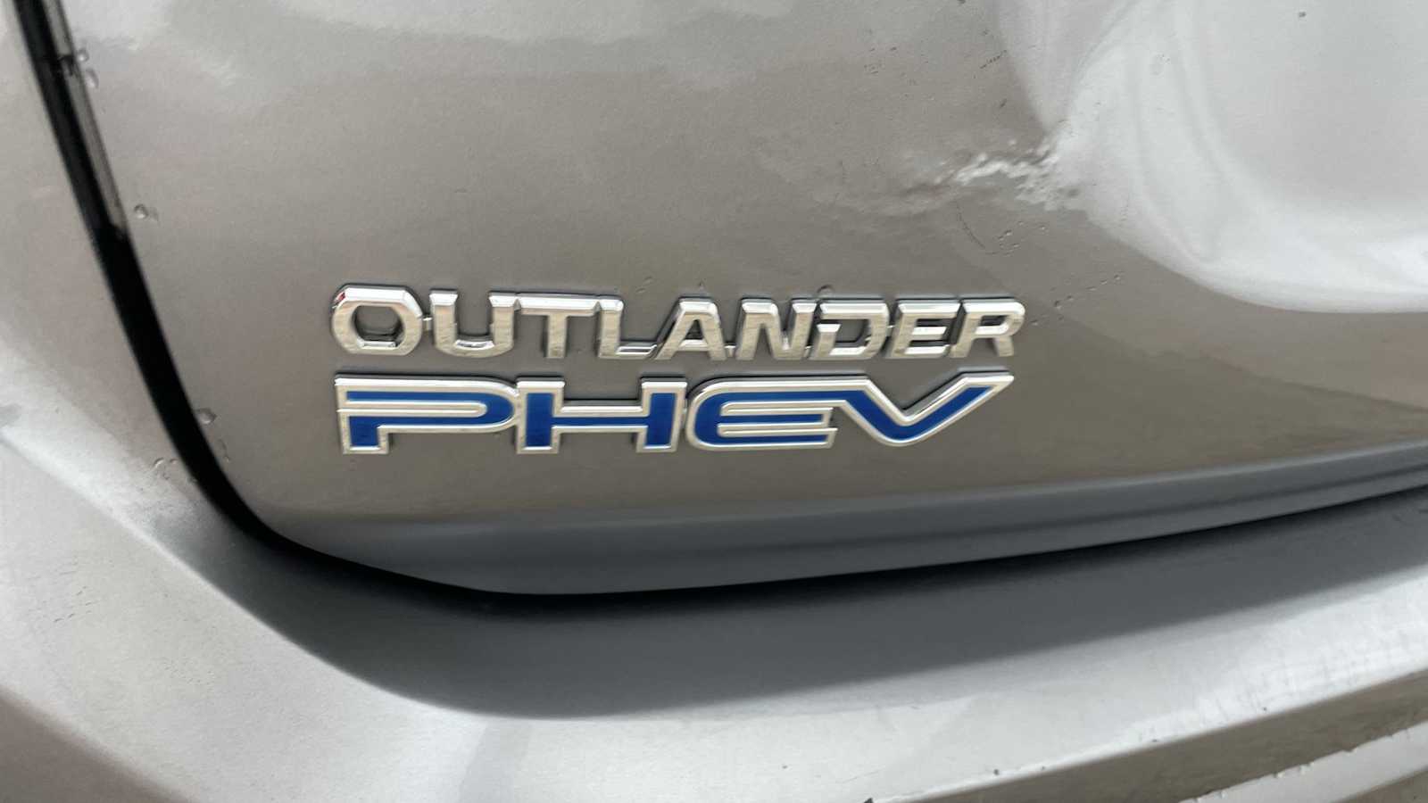 Thumbnail: 2022 Mitsubishi Outlander - 37