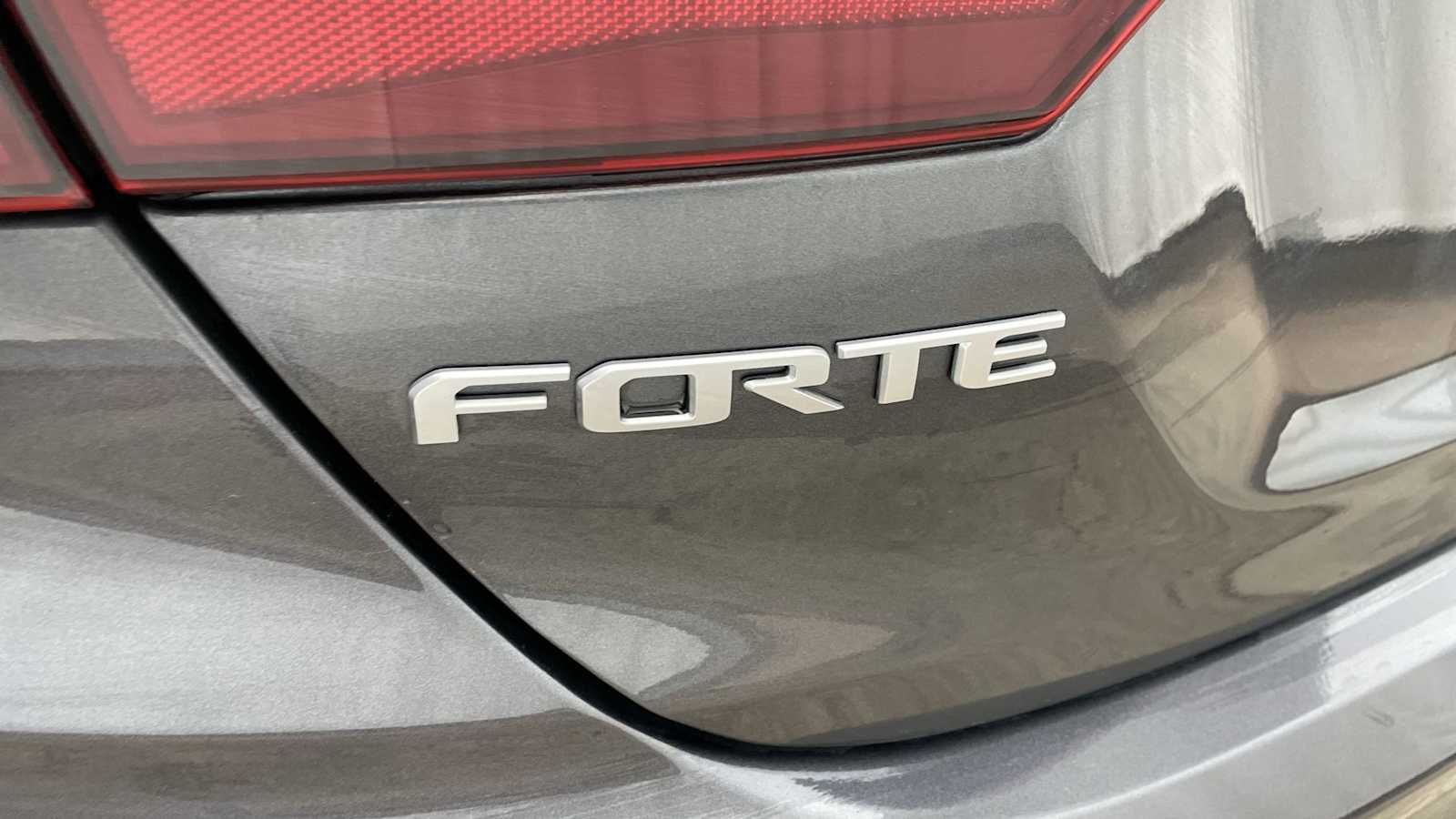 Thumbnail: 2022 Kia Forte - 33