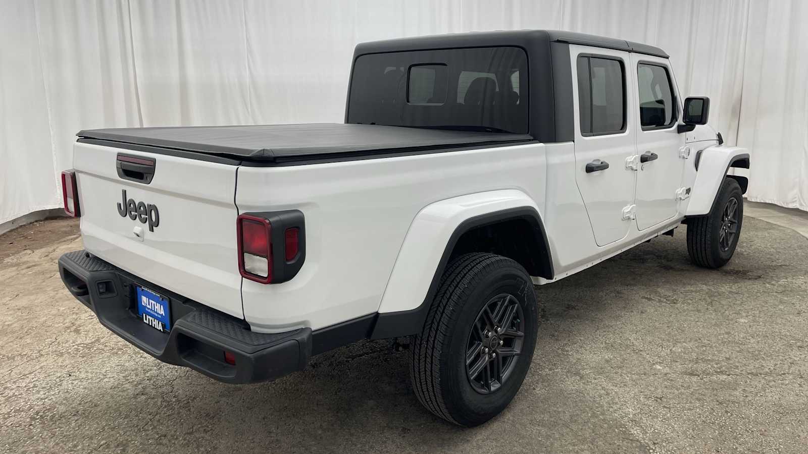 Thumbnail: 2025 Jeep Gladiator - 36