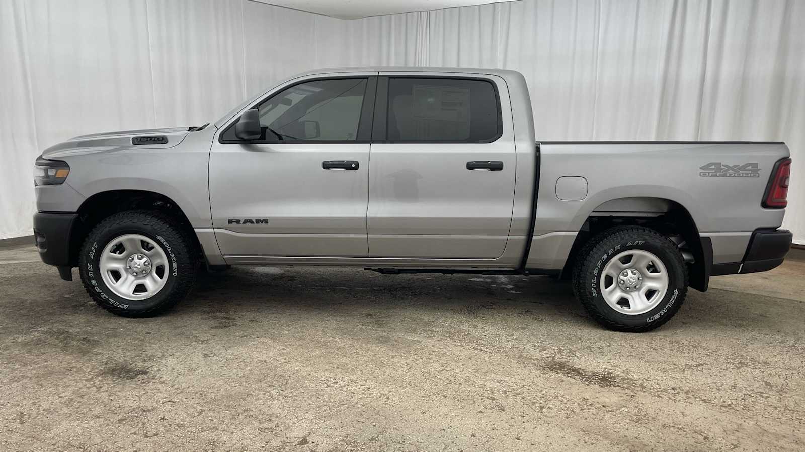 Thumbnail: 2026 RAM 1500 - 28