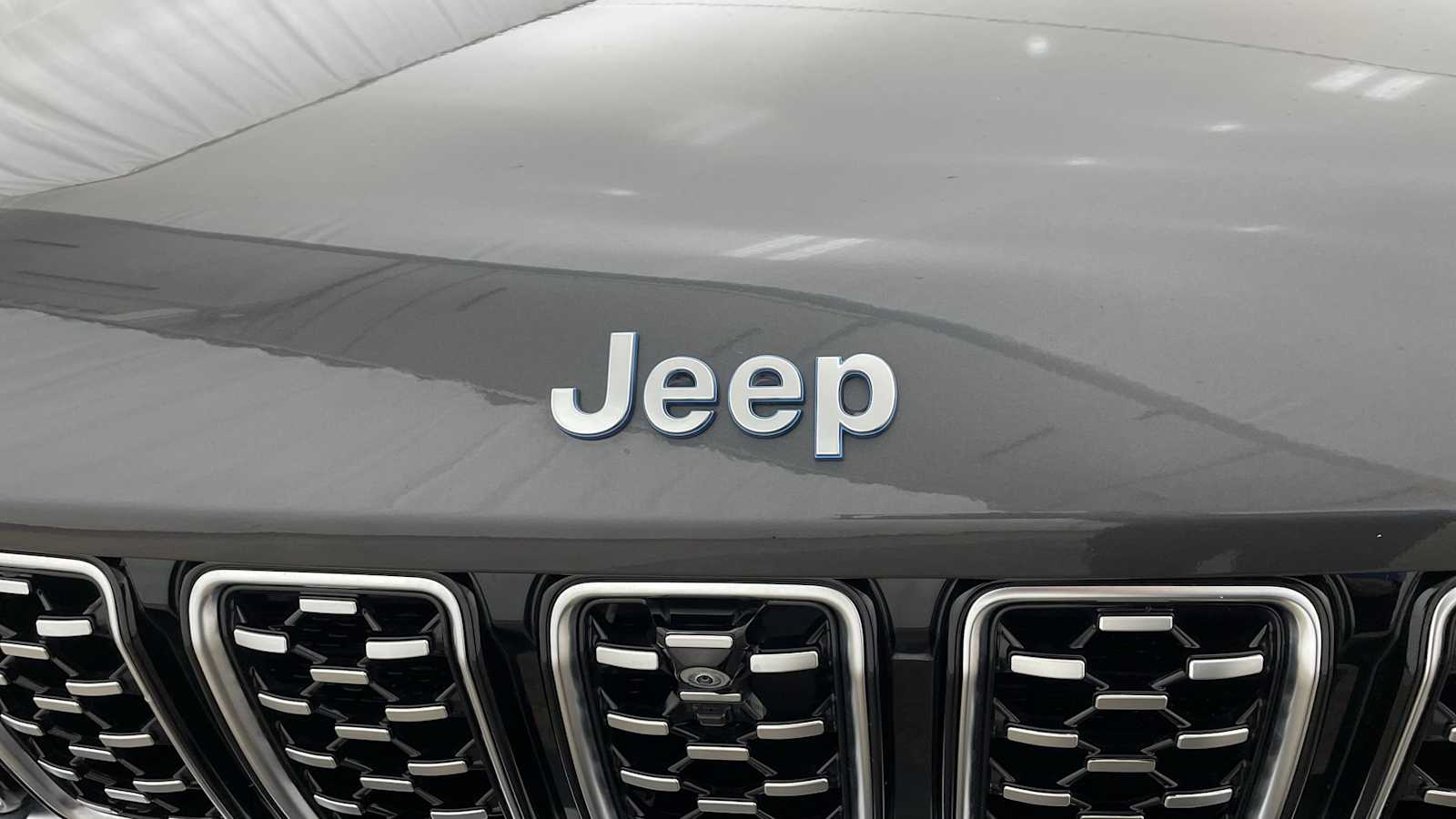 Thumbnail: 2023 Jeep Grand Cherokee - 42