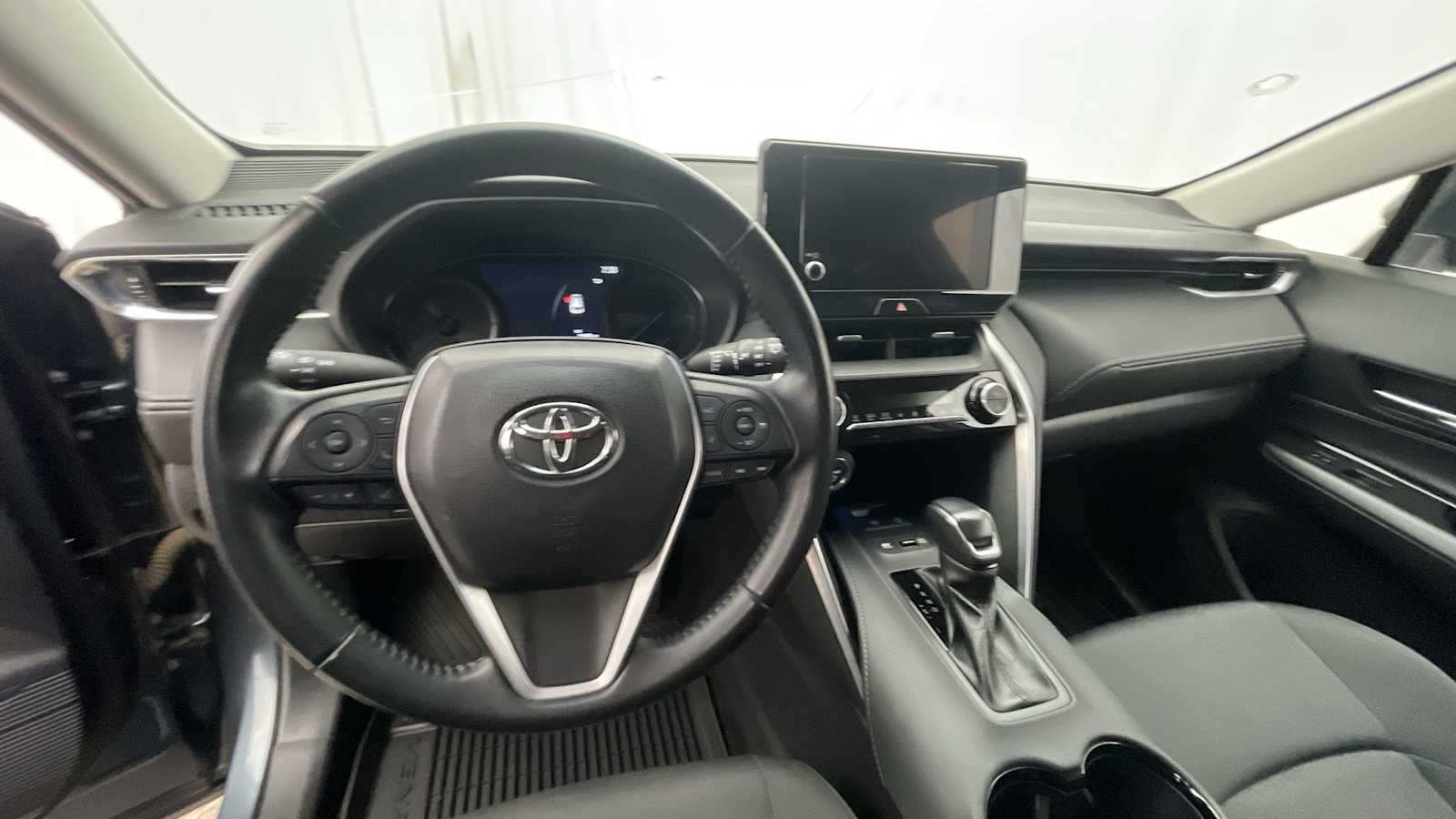 Thumbnail: 2023 Toyota Venza - 3